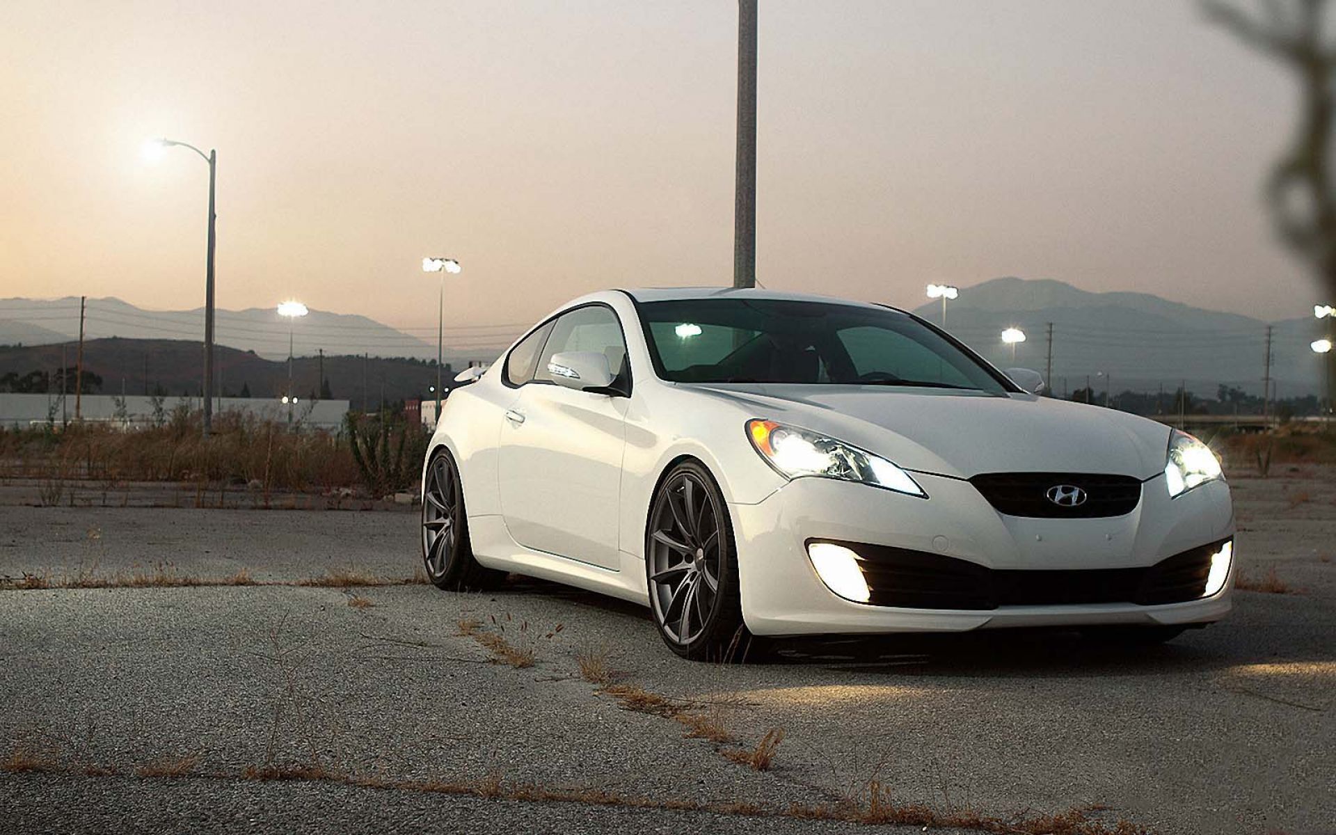 Hyundai Genesis Wallpapers