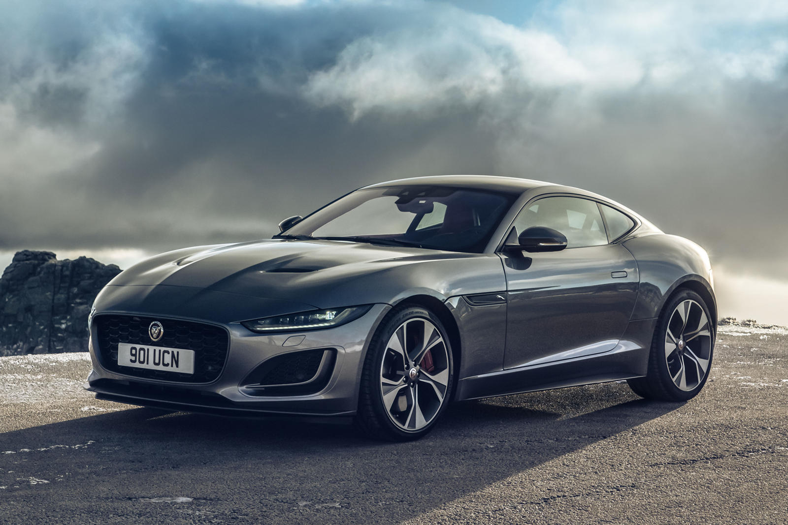 Jaguar F-Type P 450 Coupe R-Dynamic Wallpapers