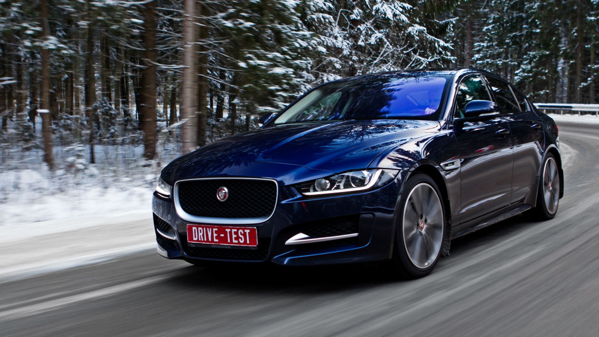 Jaguar Xe 2019 Wallpapers