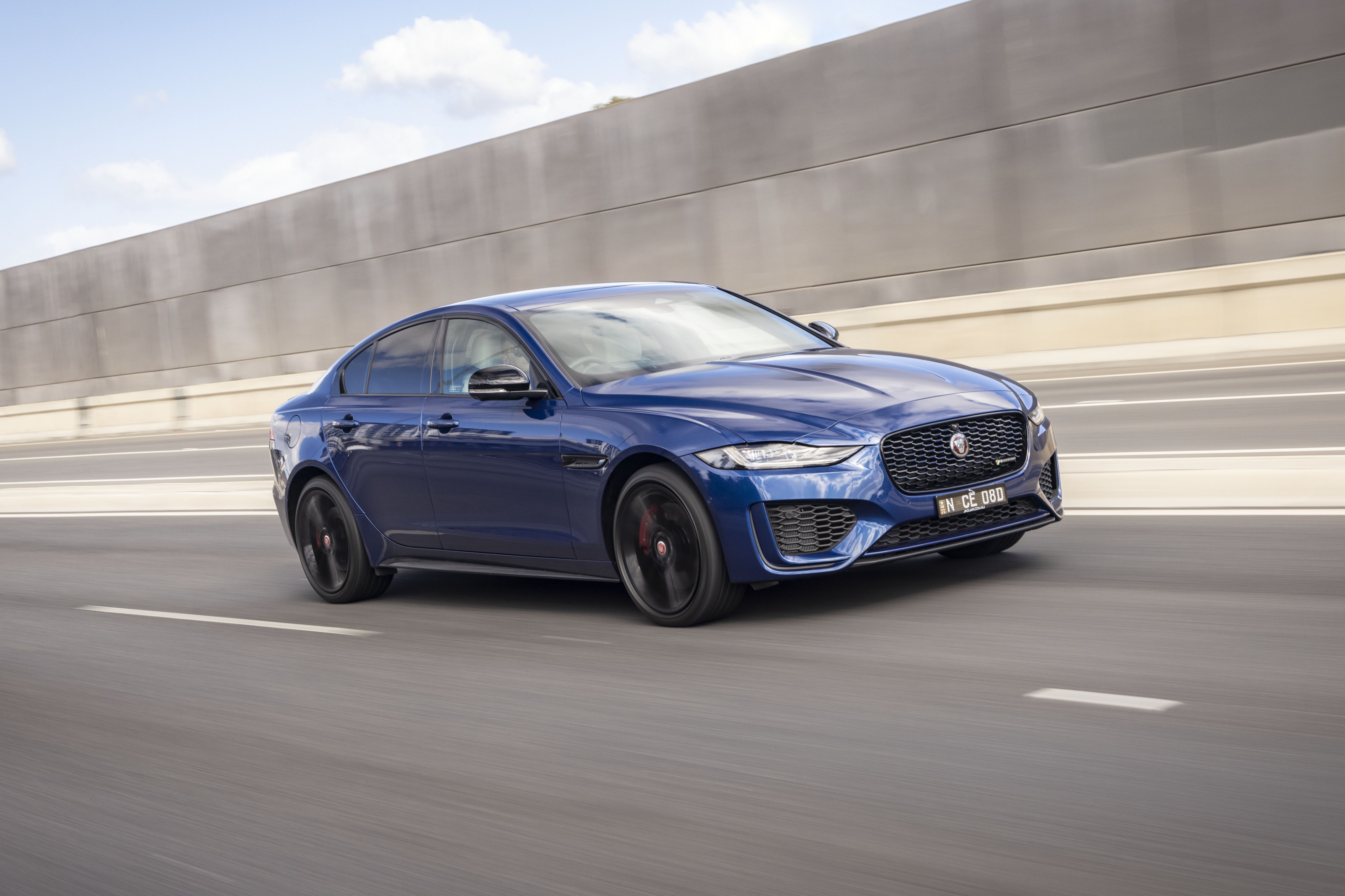 Jaguar Xe P300 Awd Wallpapers