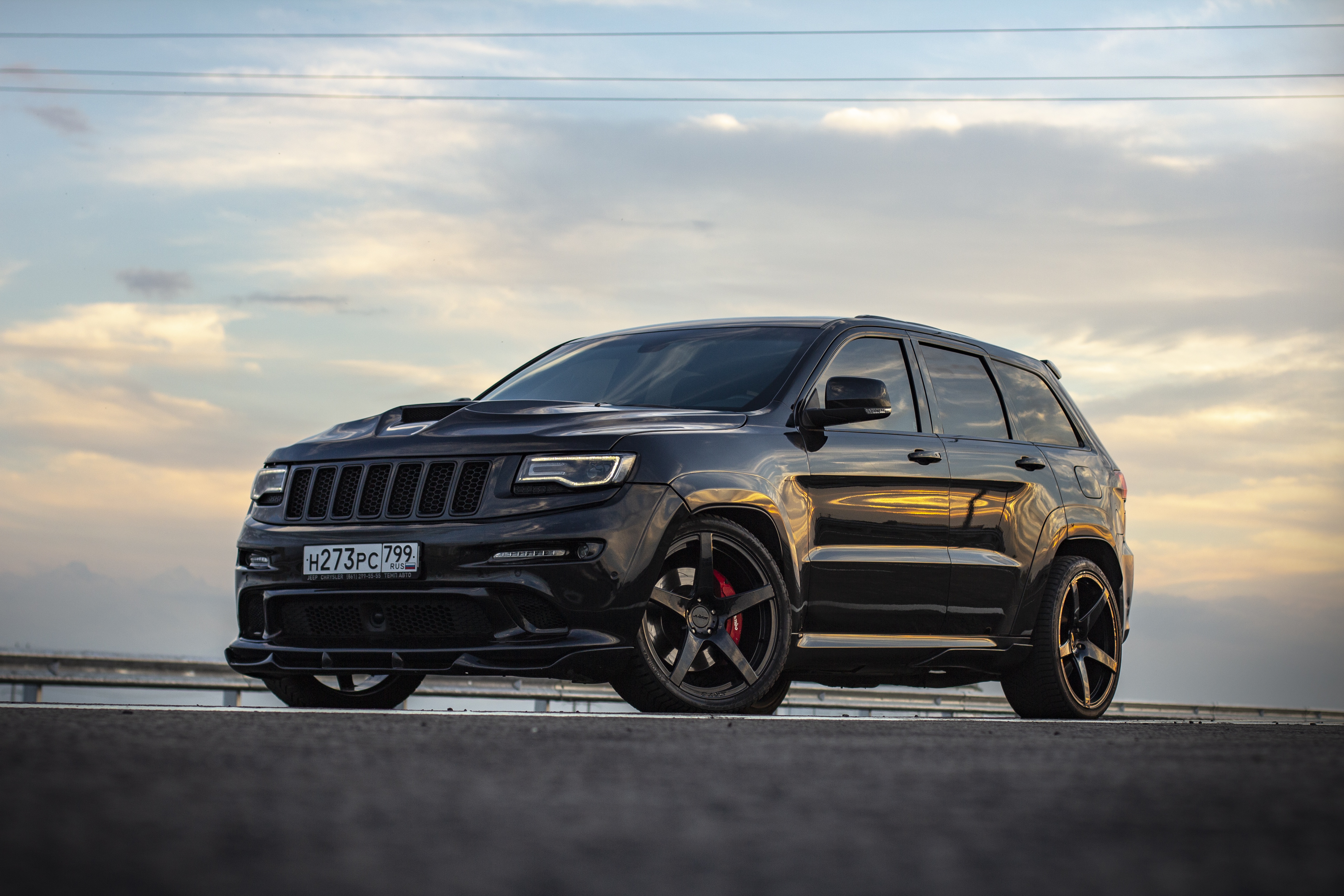 Jeep Grand Cherokee Wallpapers