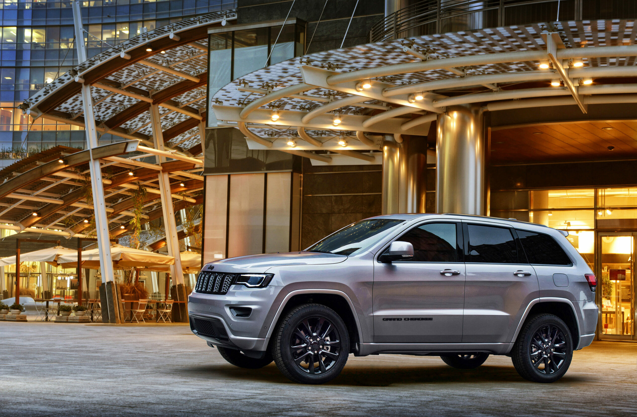 Jeep Grand Cherokee Wallpapers