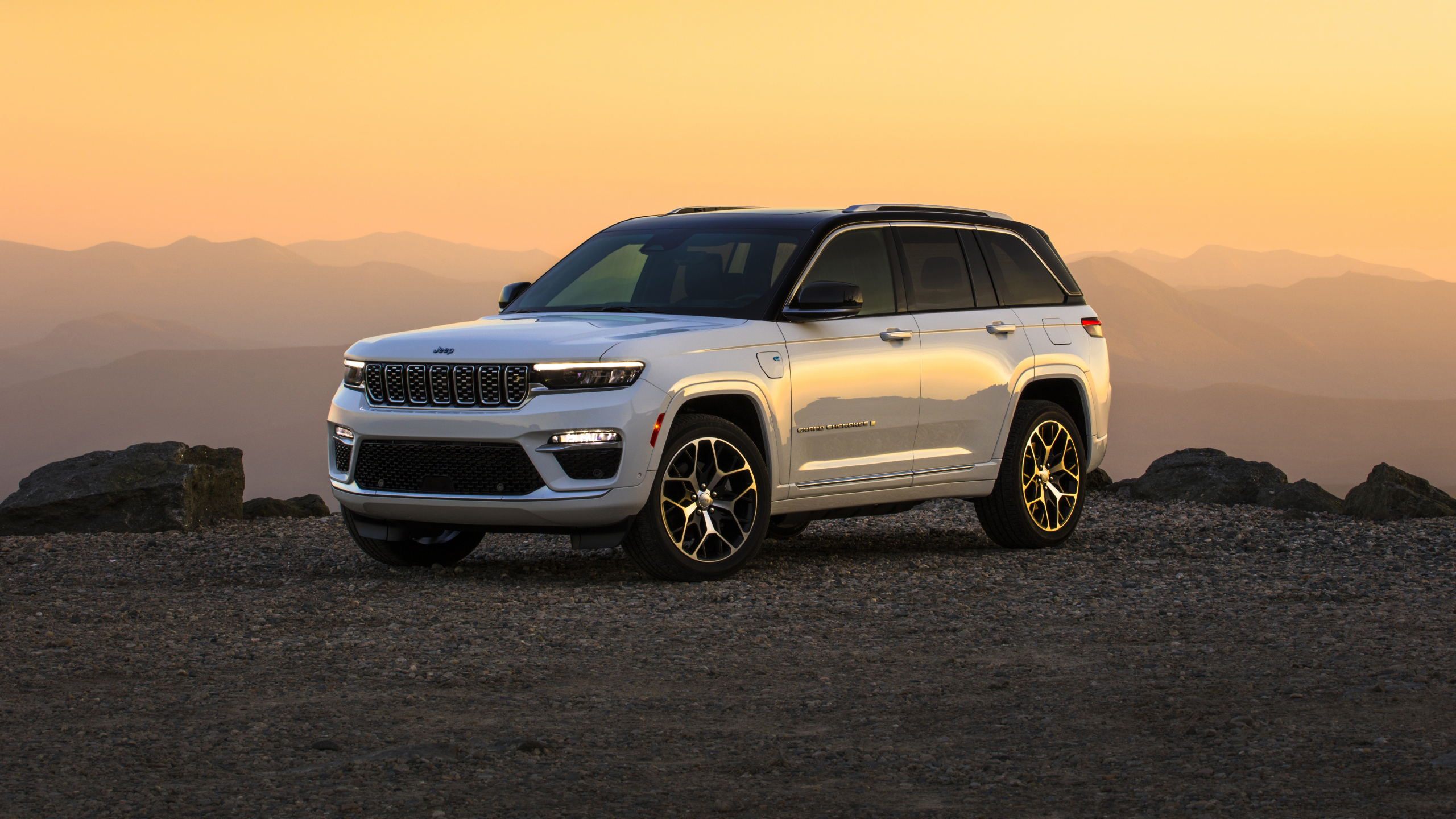 Jeep Grand Cherokee Wallpapers