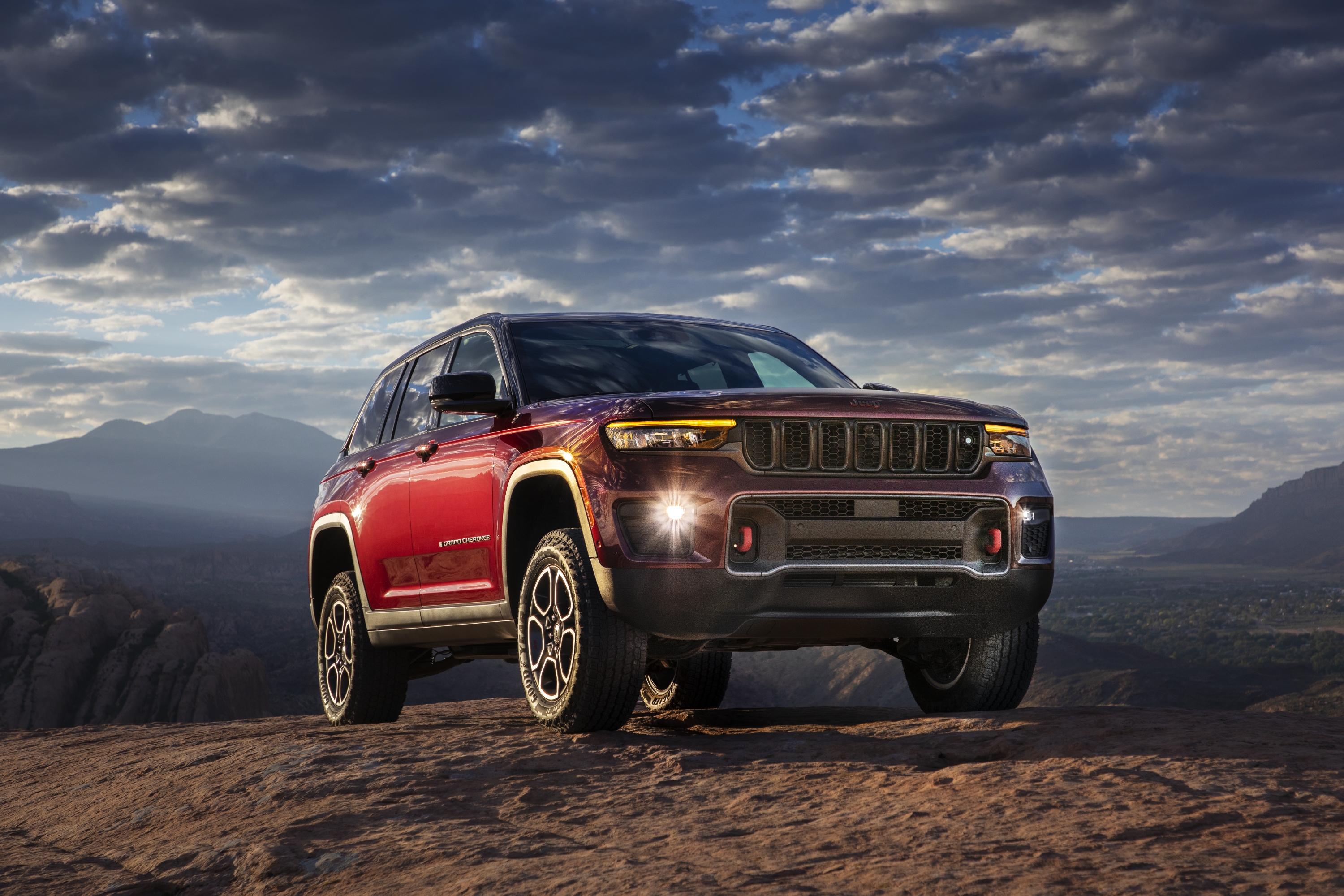 Jeep Grand Cherokee Wallpapers