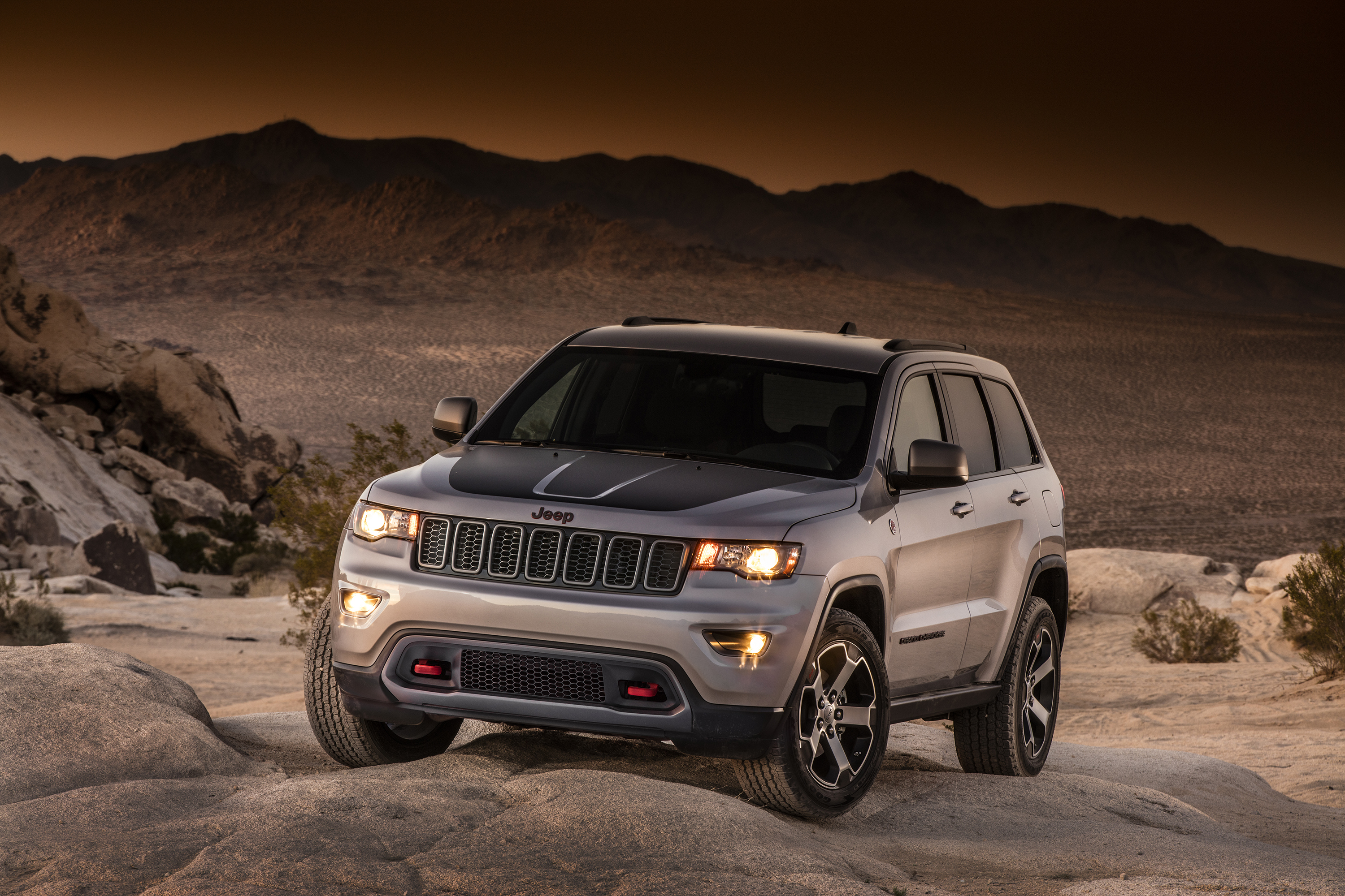 Jeep Grand Cherokee Wallpapers