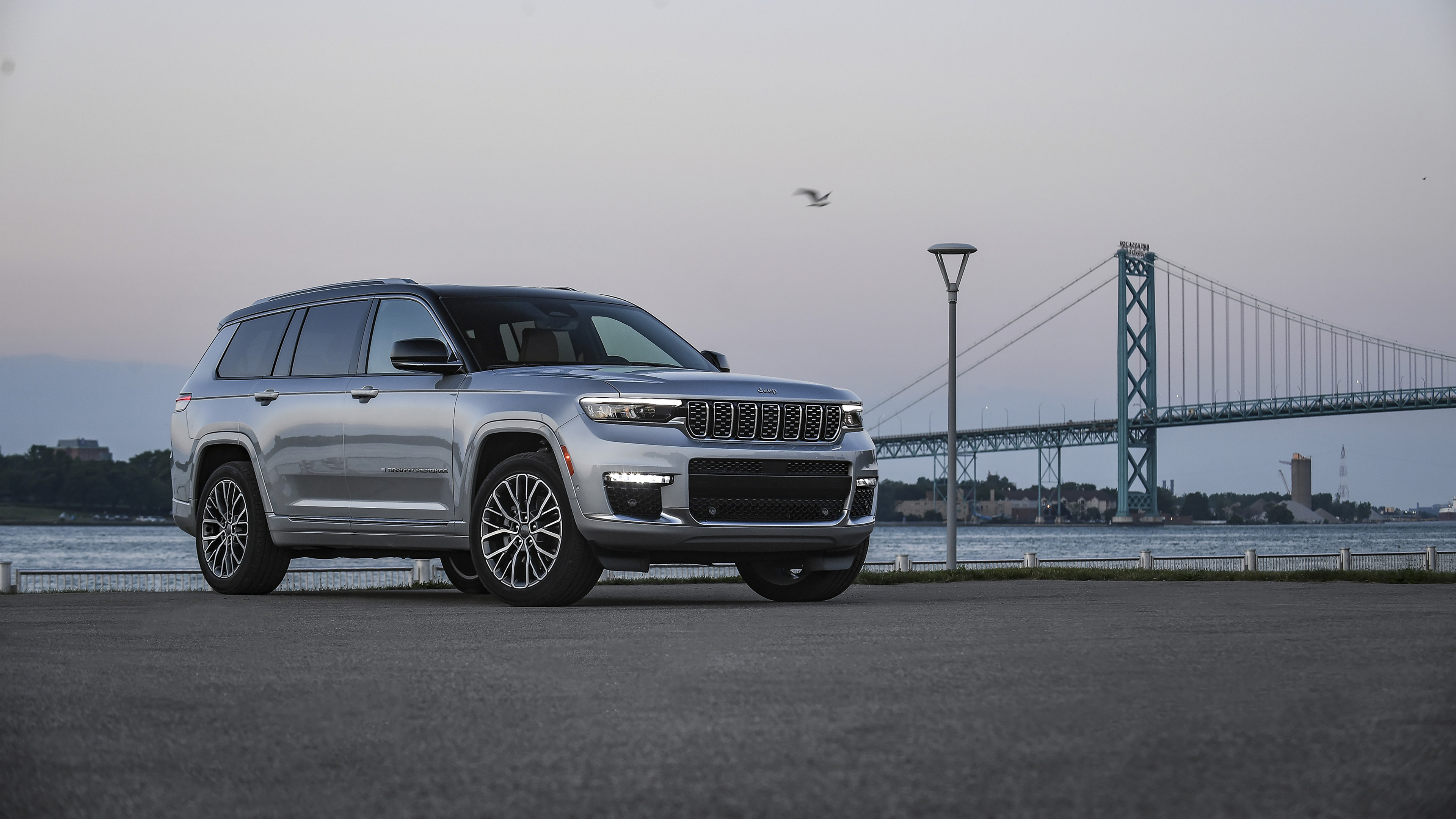 Jeep Grand Cherokee L Wallpapers