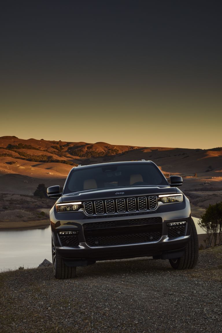 Jeep Grand Cherokee L Wallpapers