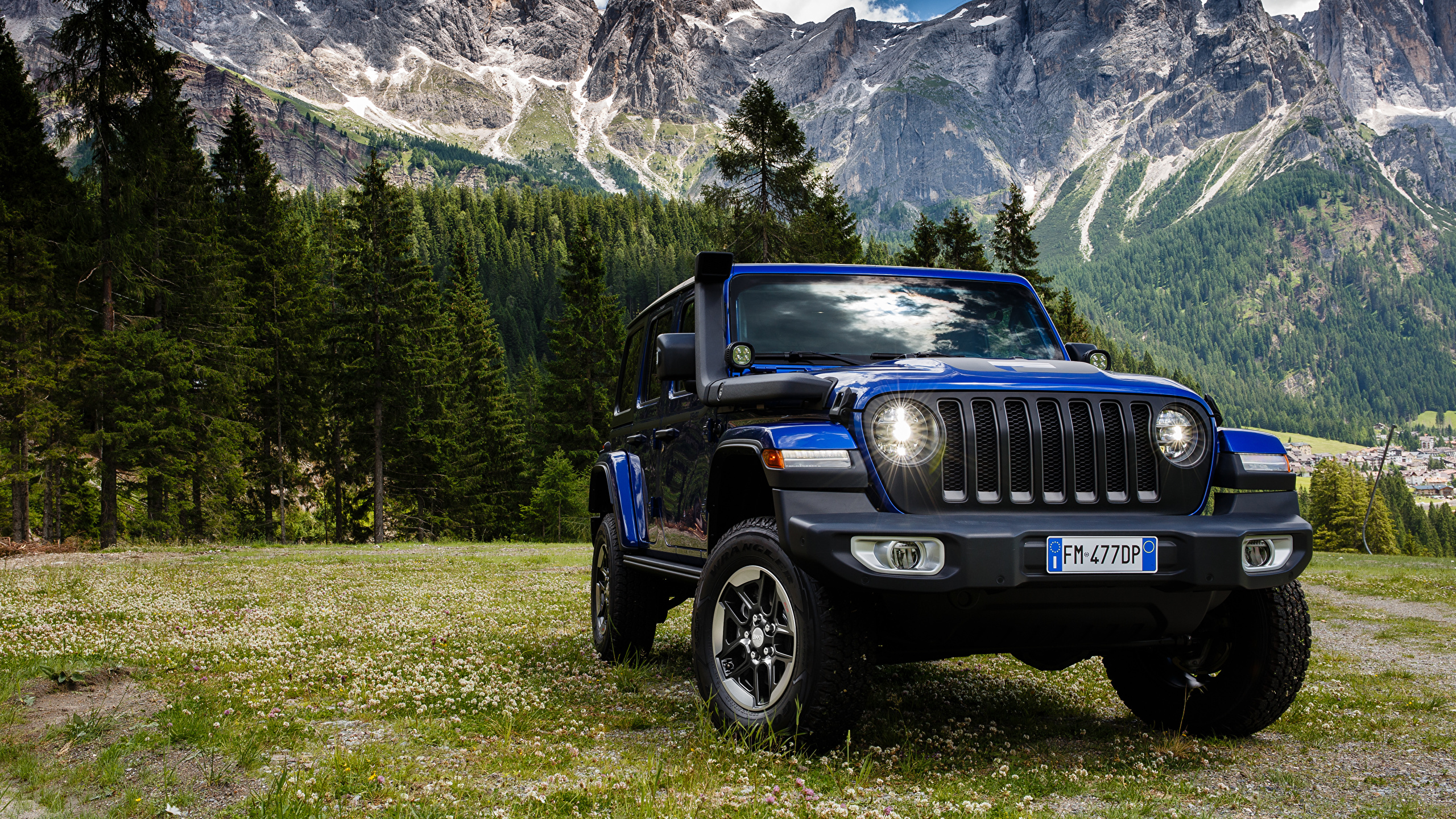 Jeep Wrangler Unlimited Sahara Wallpapers