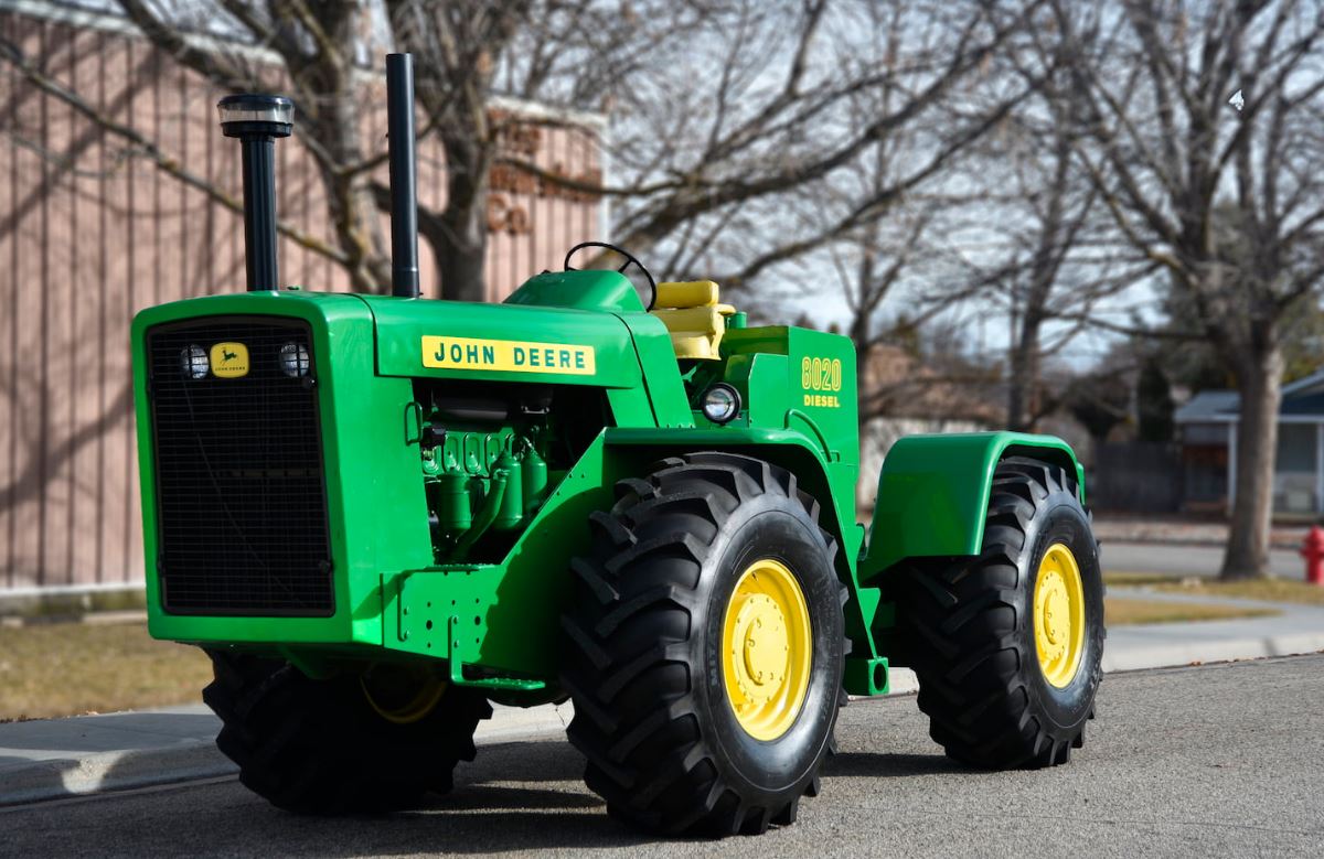 John Deere 8020 Wallpapers