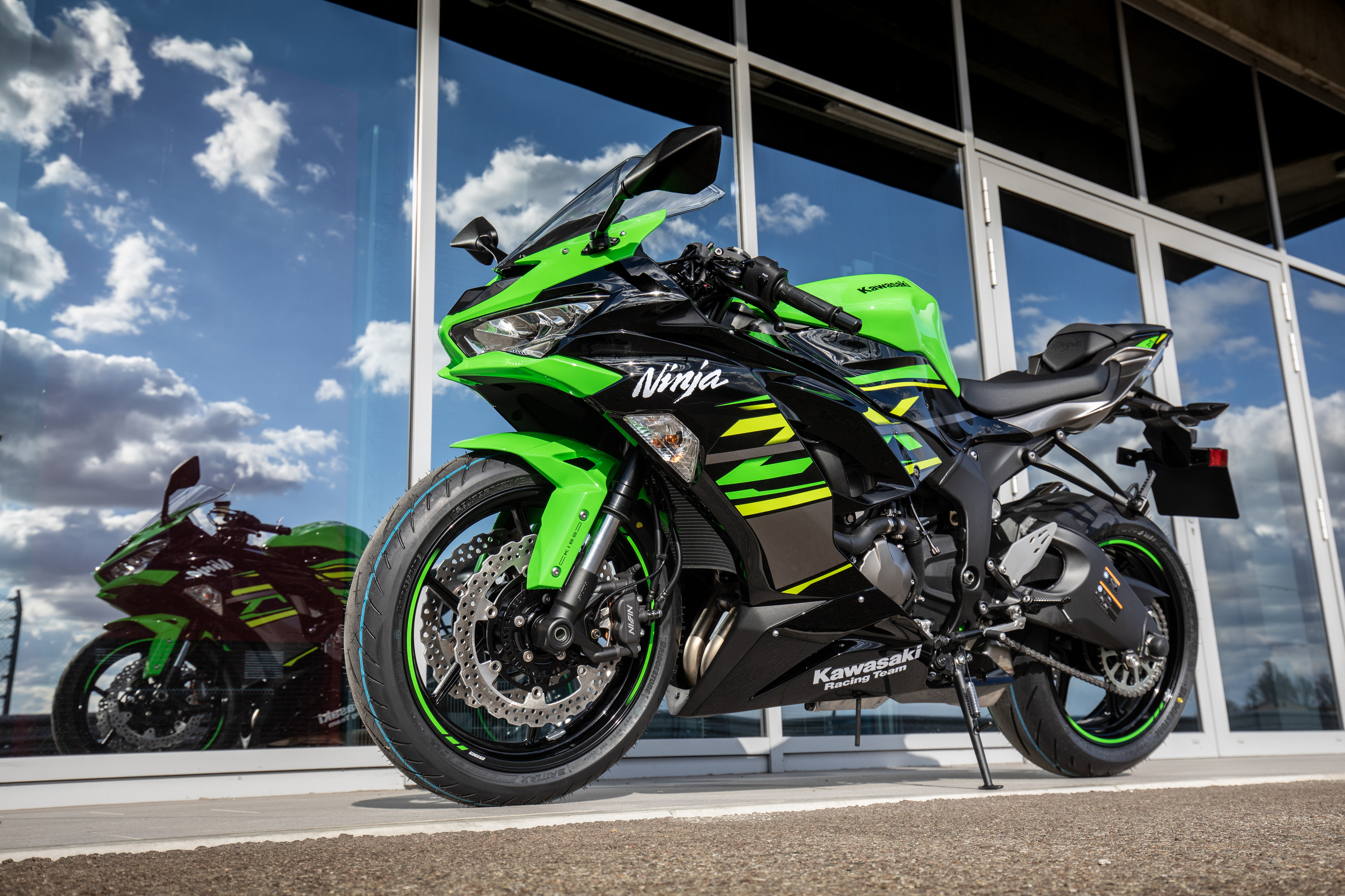 Kawasaki Ninja Zx-6R Wallpapers