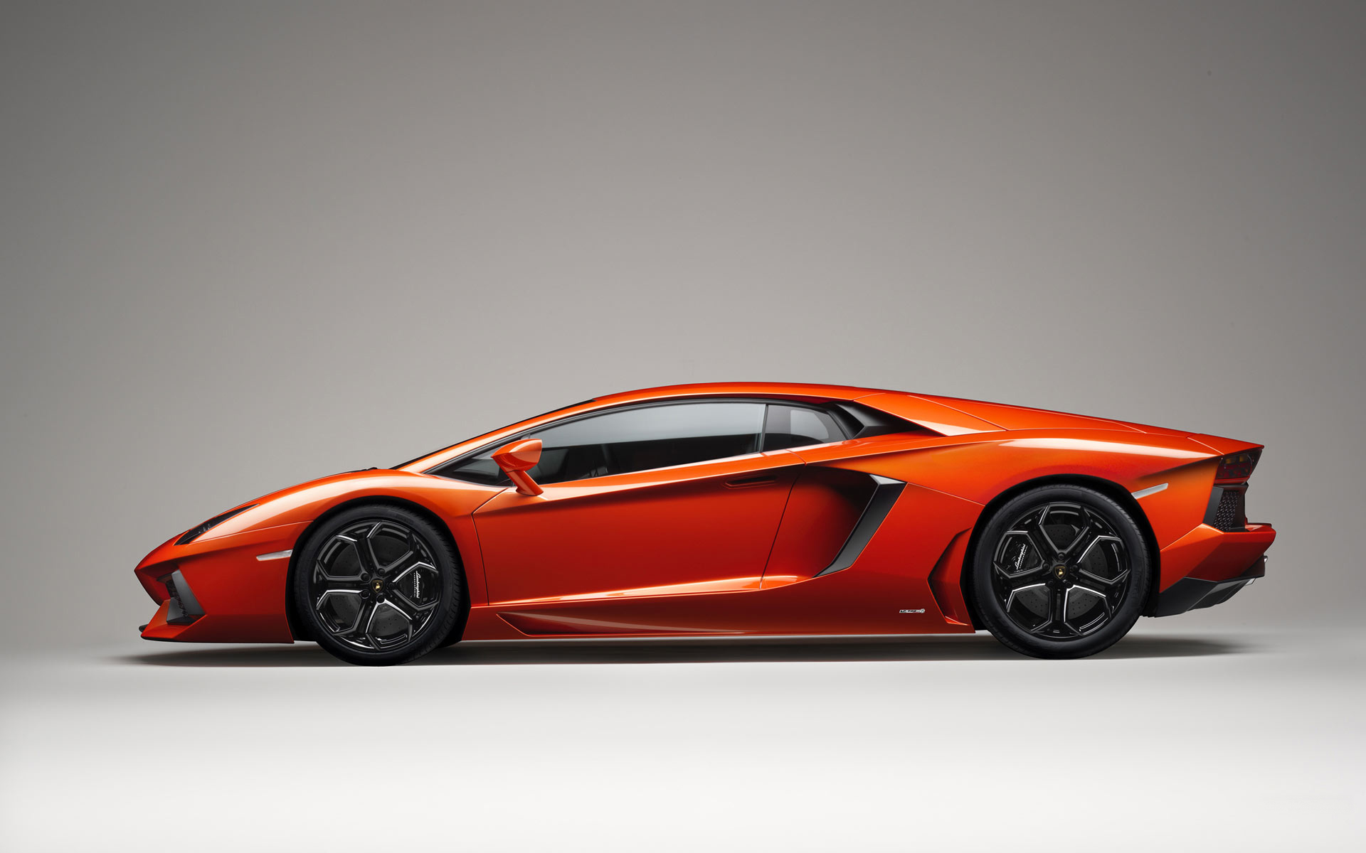 Lamborghini Aventador Lp 700-4 Wallpapers