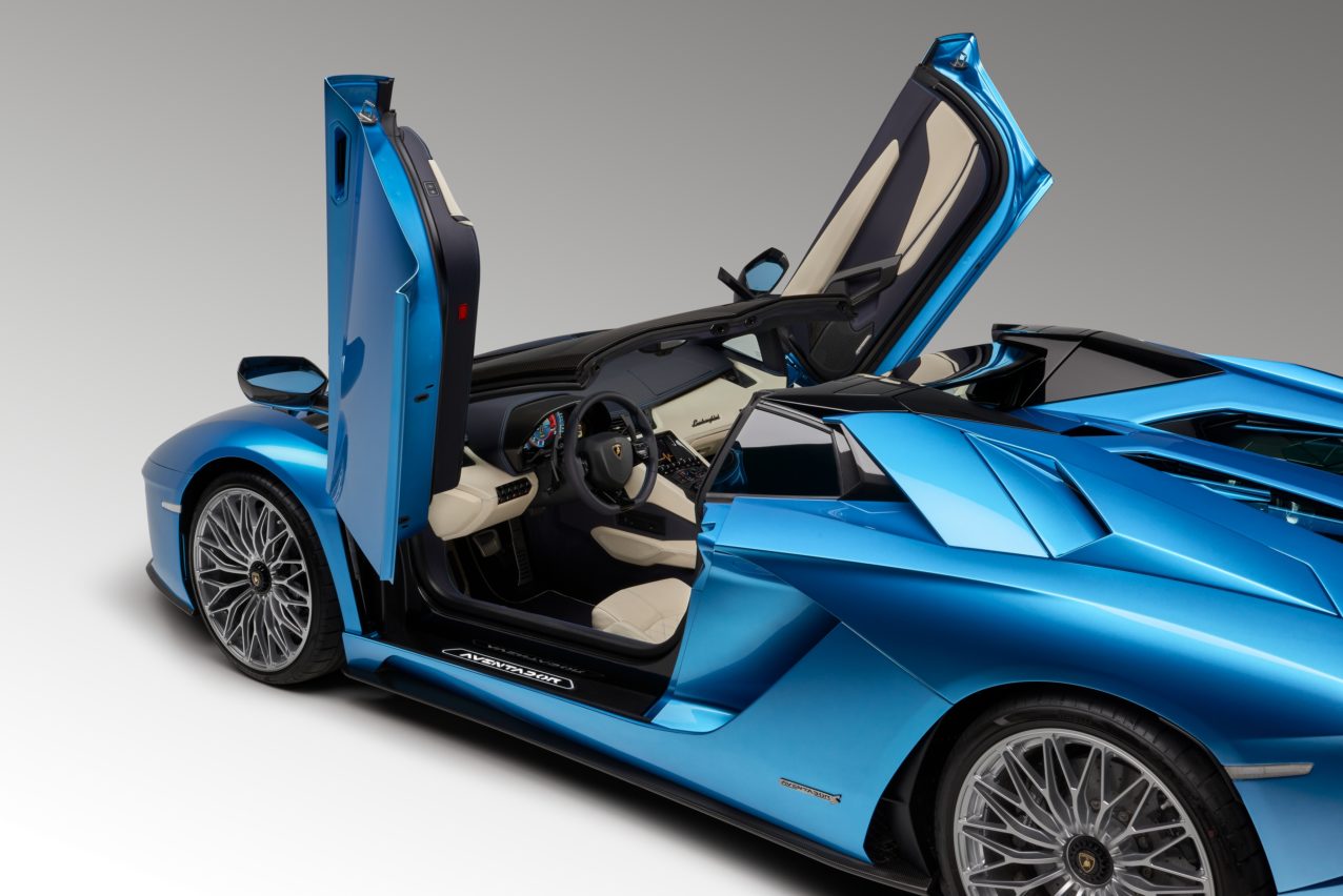 Lamborghini Aventador S Roadster 2017 Wallpapers