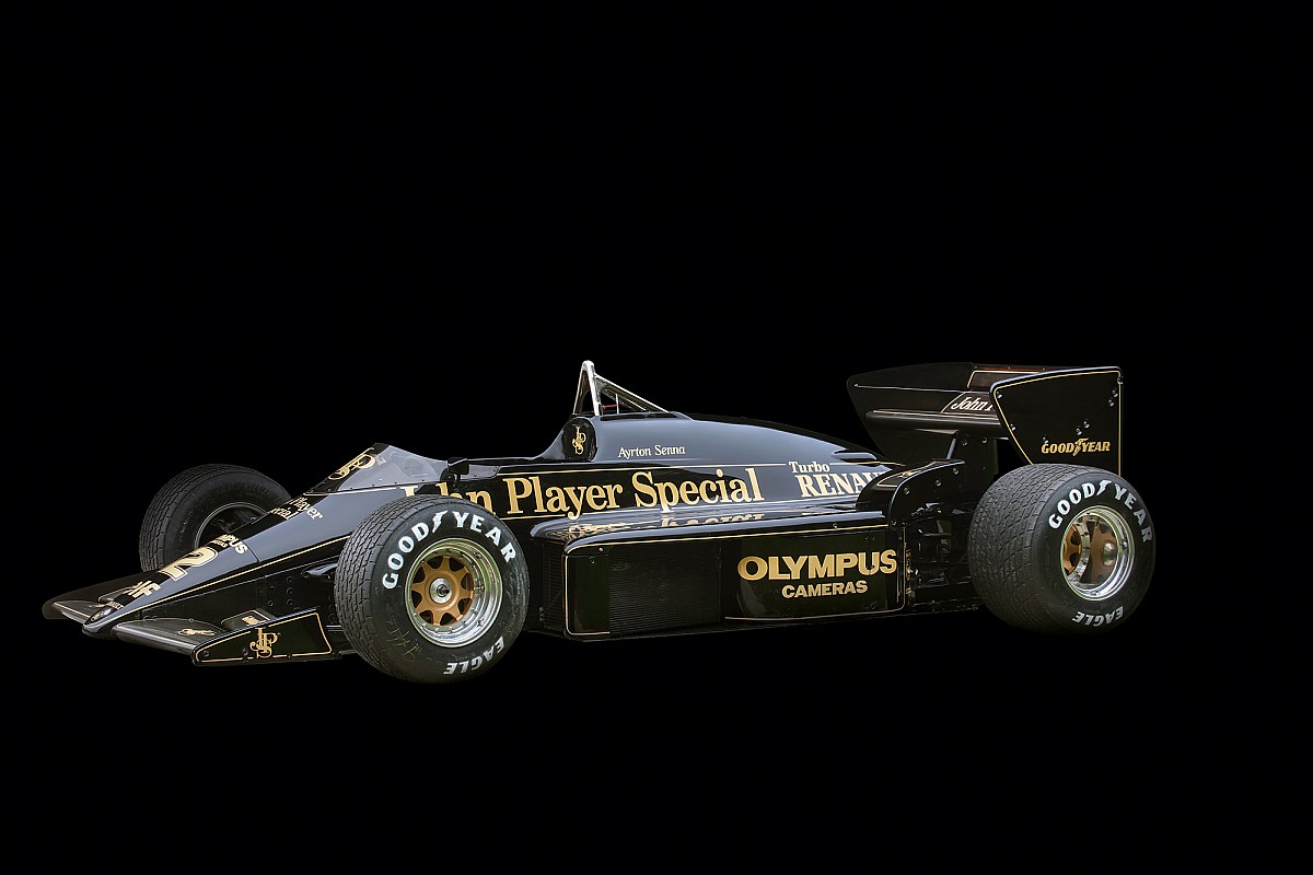 Lotus 97T Wallpapers