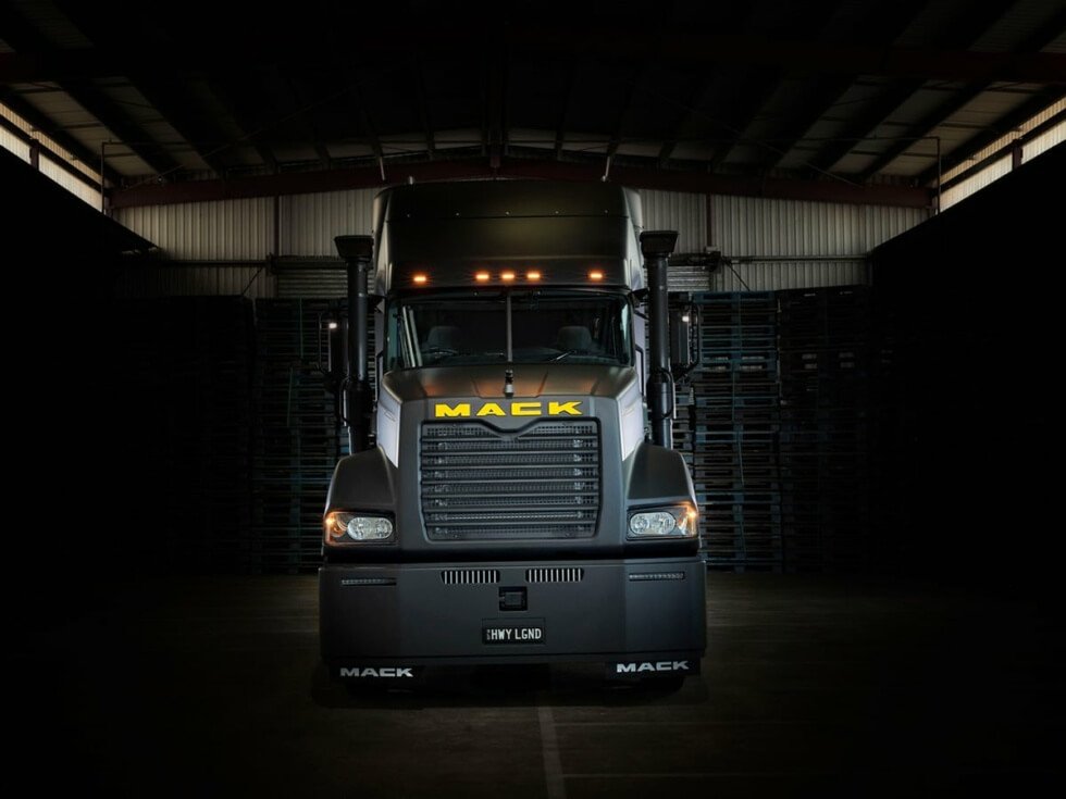 Mack Trucks Wallpapers