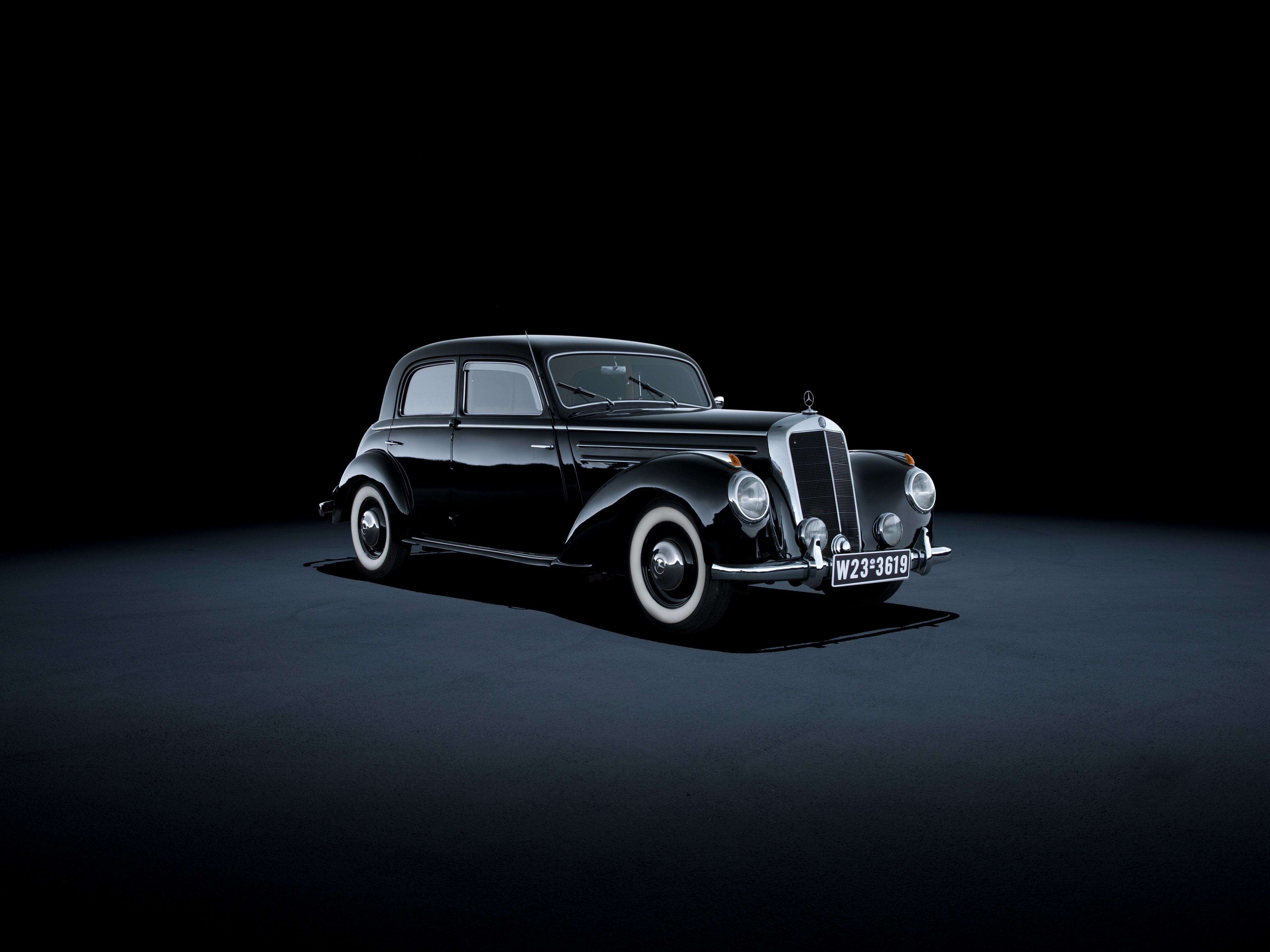 Mercedes-Benz 130 W23 2-Door Saloon Wallpapers