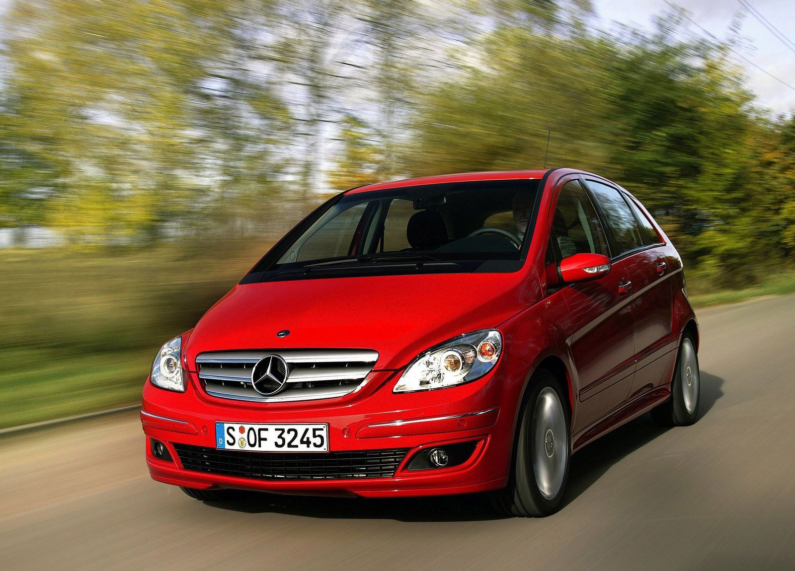 Mercedes-Benz B200 Wallpapers