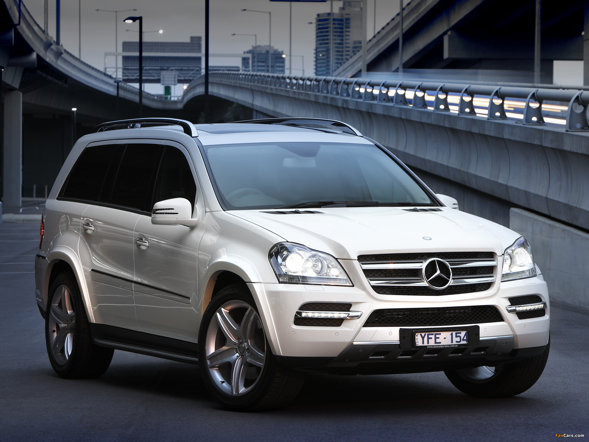 Mercedes-Benz Gl-Class Wallpapers