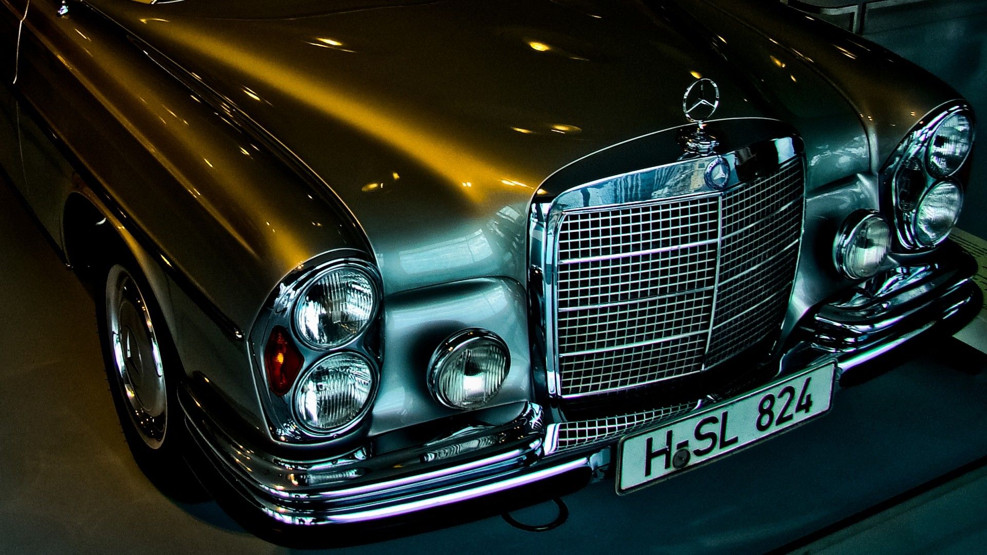 Mercedes-Benz W111 Wallpapers