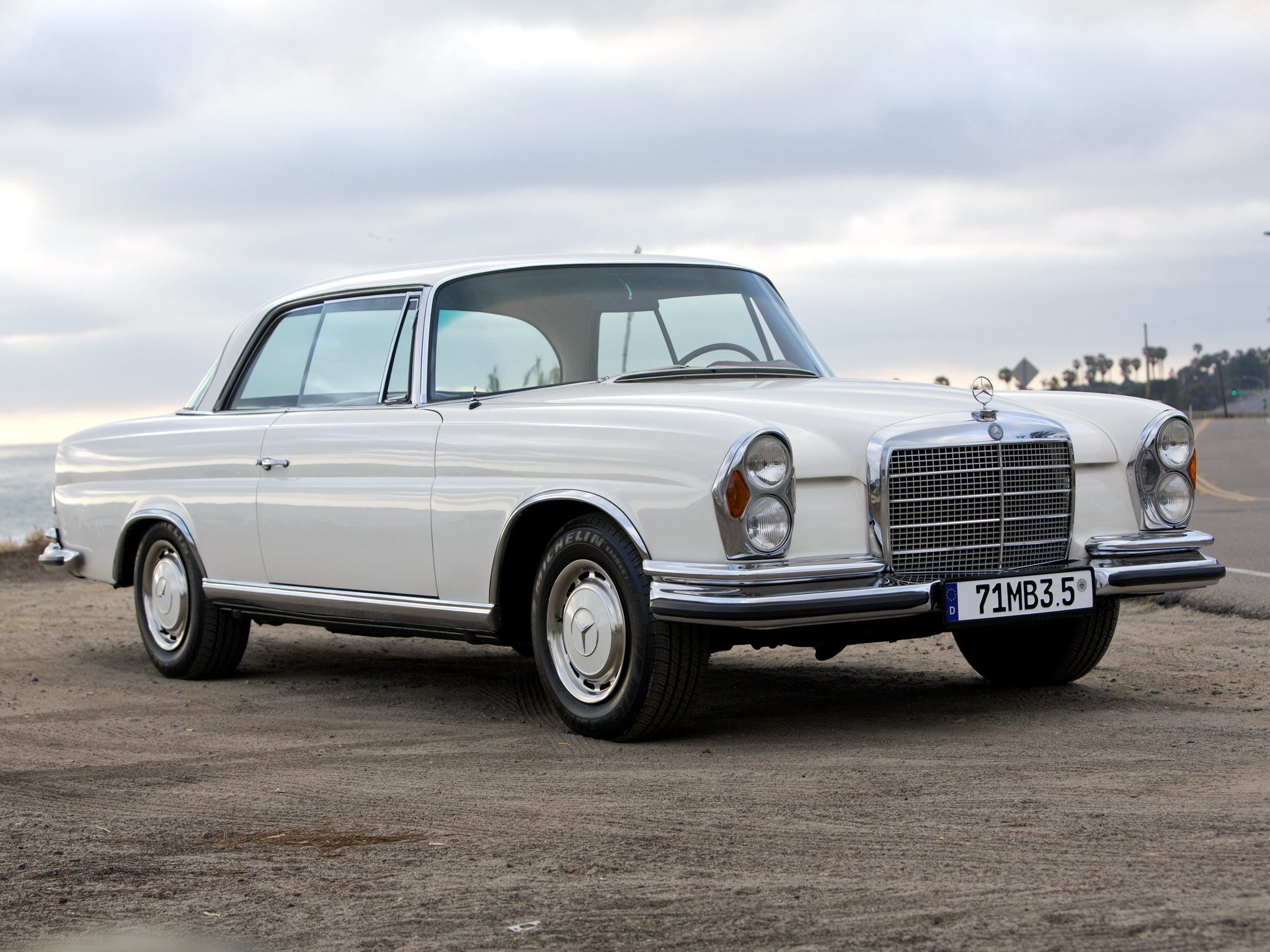 Mercedes-Benz W111 Wallpapers