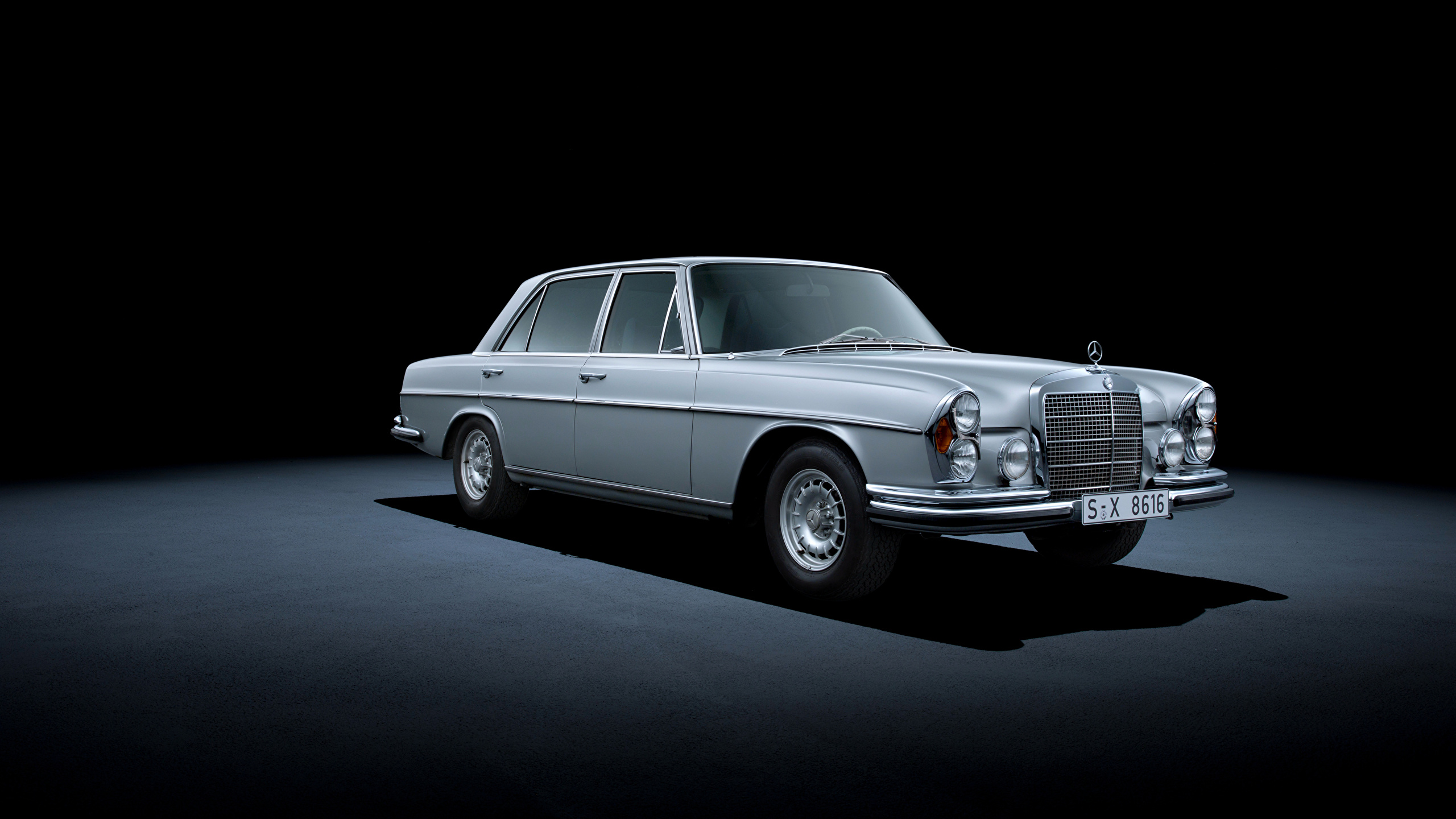 Mercedes-Benz W114 Wallpapers