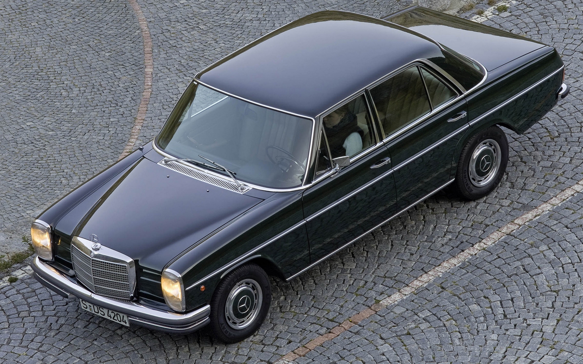 Mercedes-Benz W114 Wallpapers