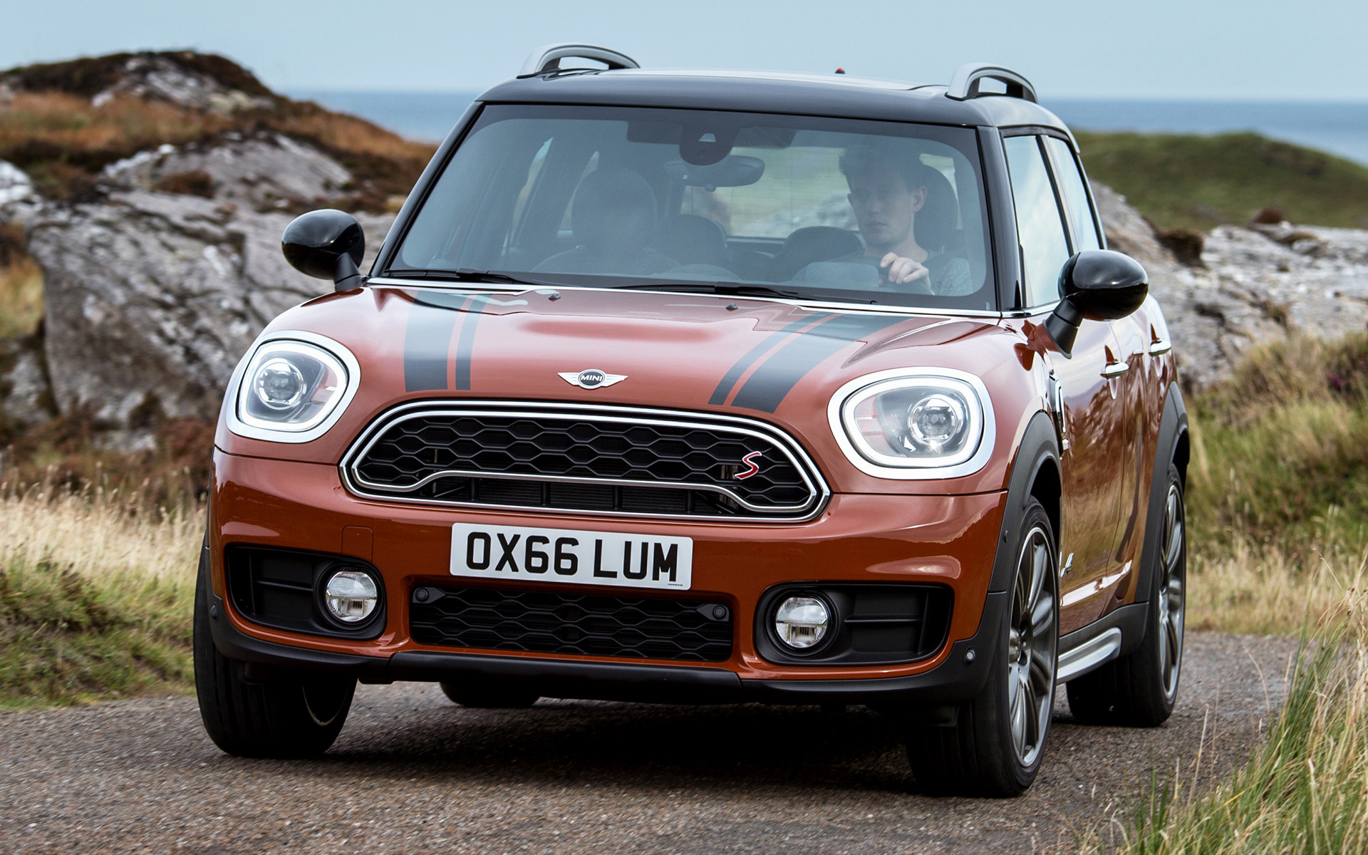 Mini Cooper S Countryman Wallpapers