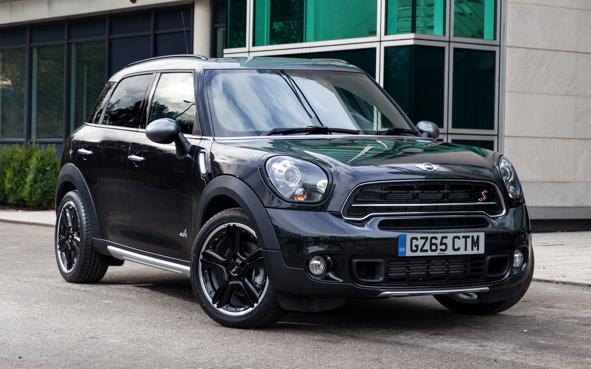 Mini Cooper S Countryman Wallpapers