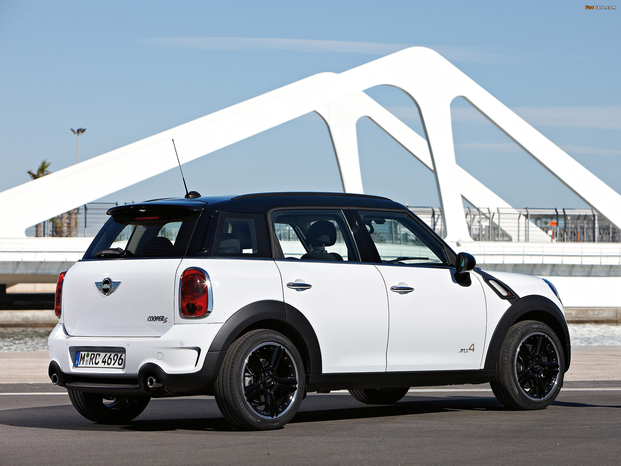 Mini Cooper S Countryman Wallpapers