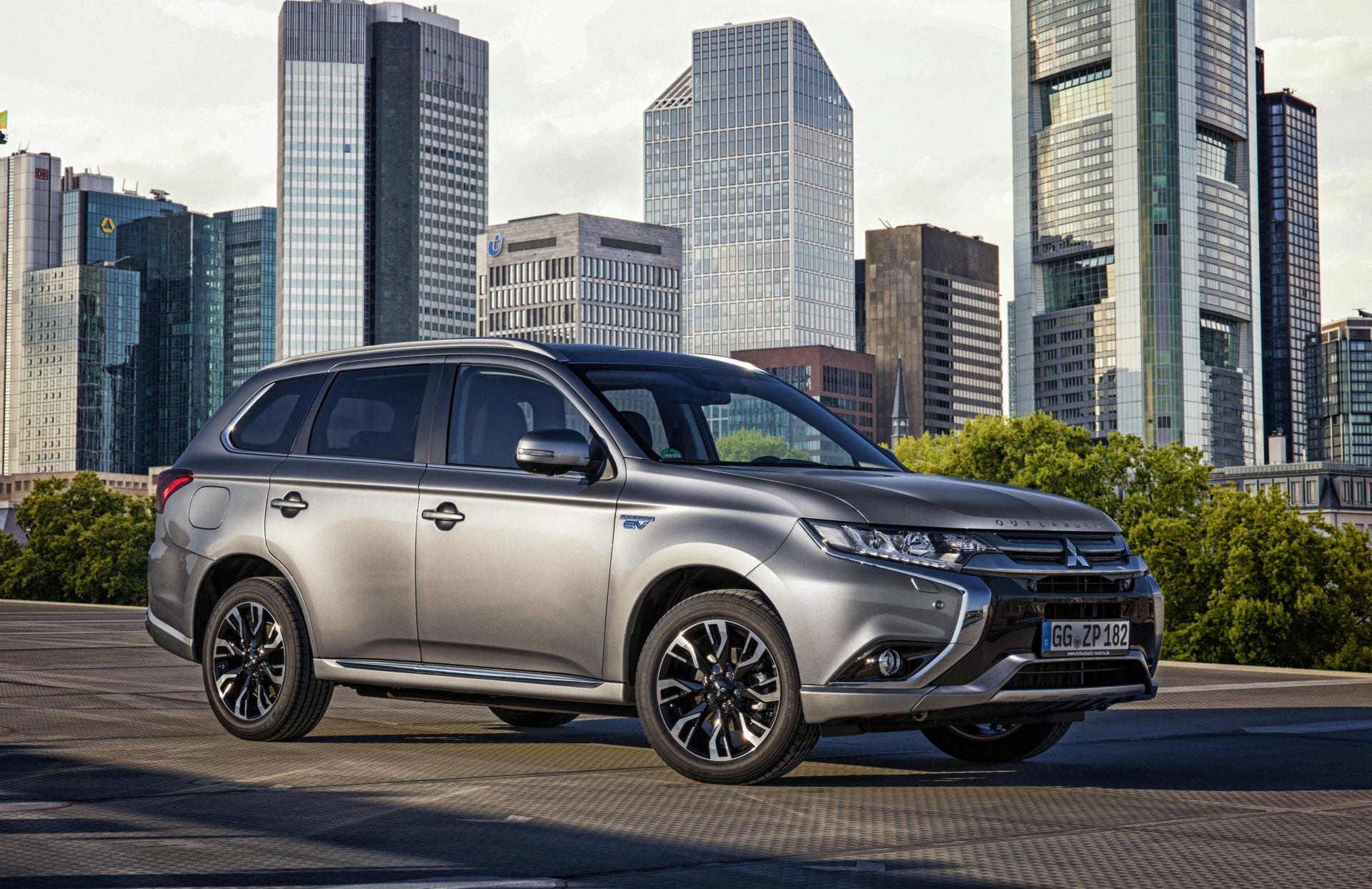 Mitsubishi Outlander Wallpapers