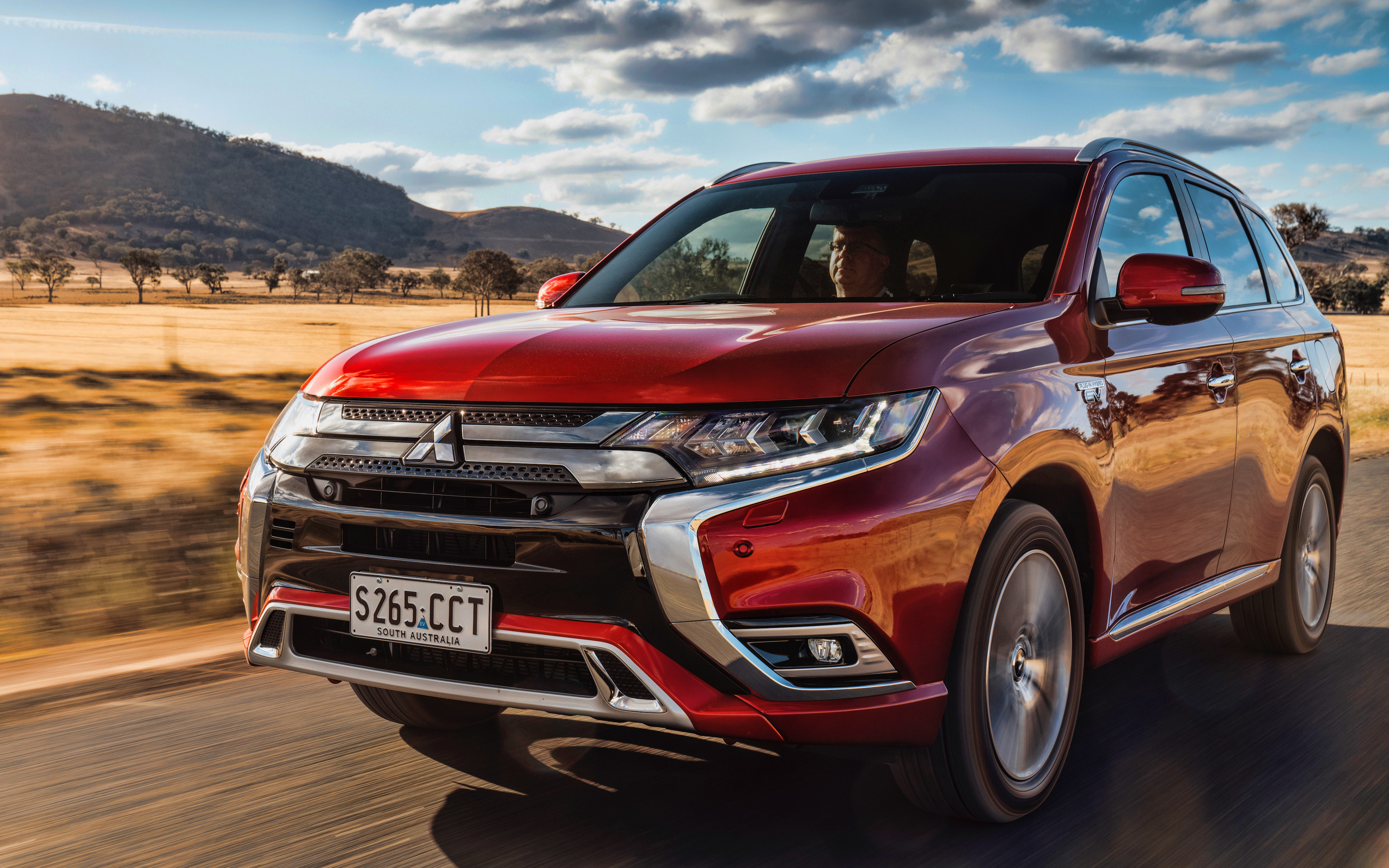 Mitsubishi Outlander Wallpapers