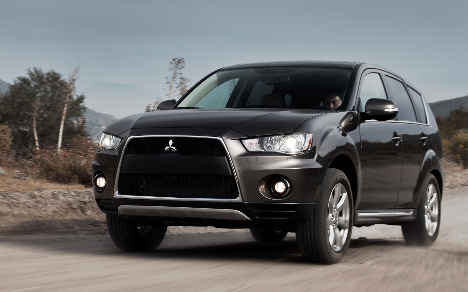 Mitsubishi Outlander Wallpapers