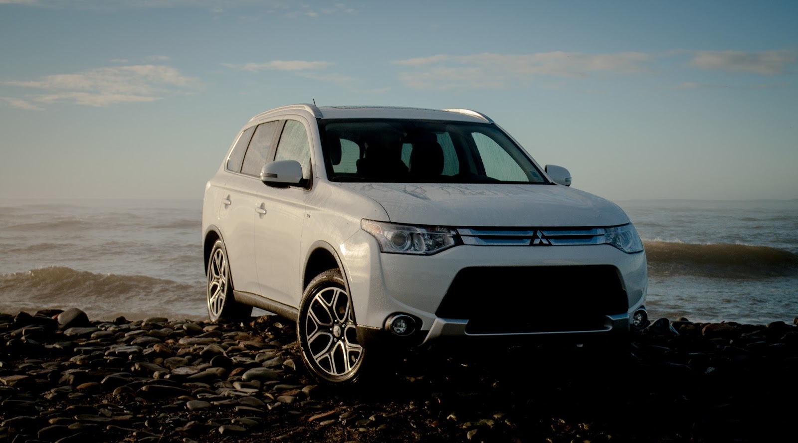 Mitsubishi Outlander Wallpapers