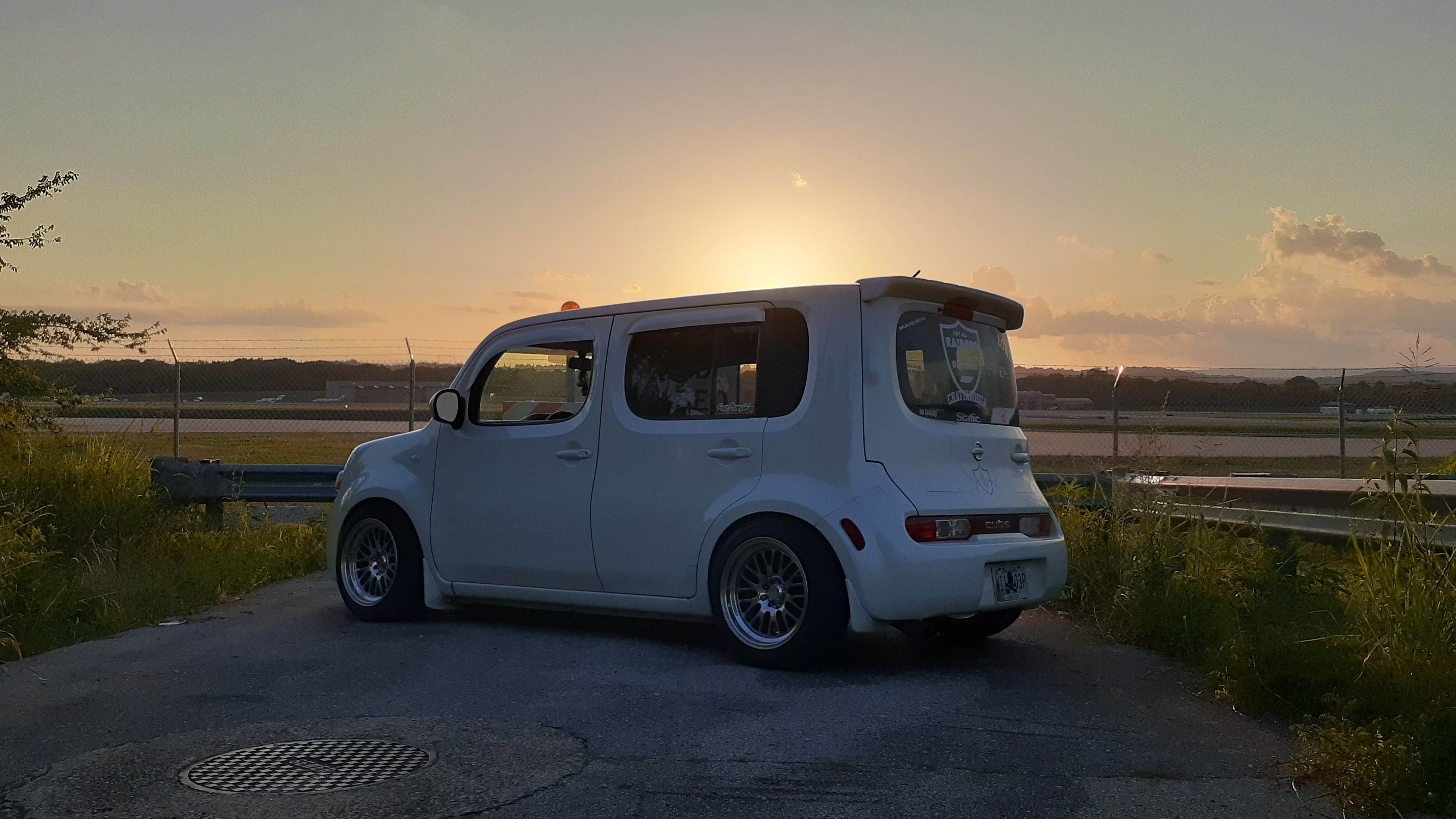 Nissan Cube Wallpapers