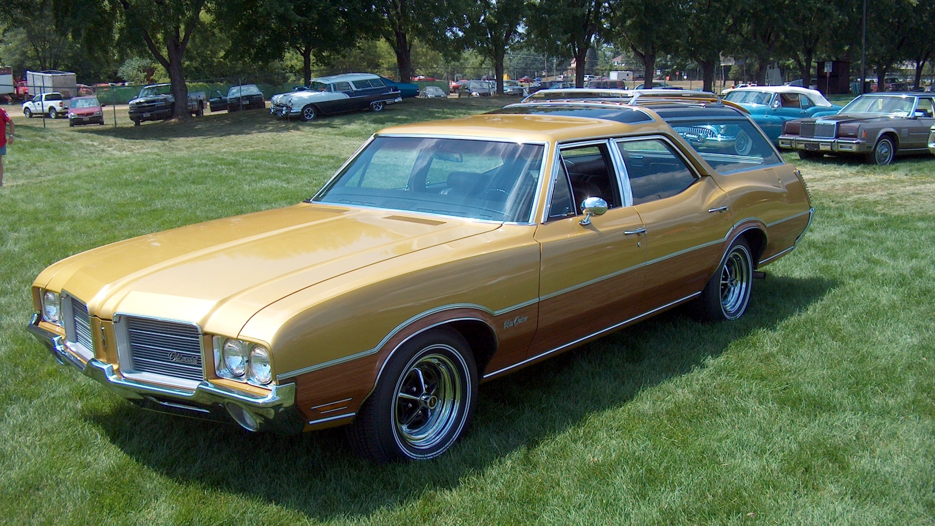 Oldsmobile Vista Cruiser Wallpapers