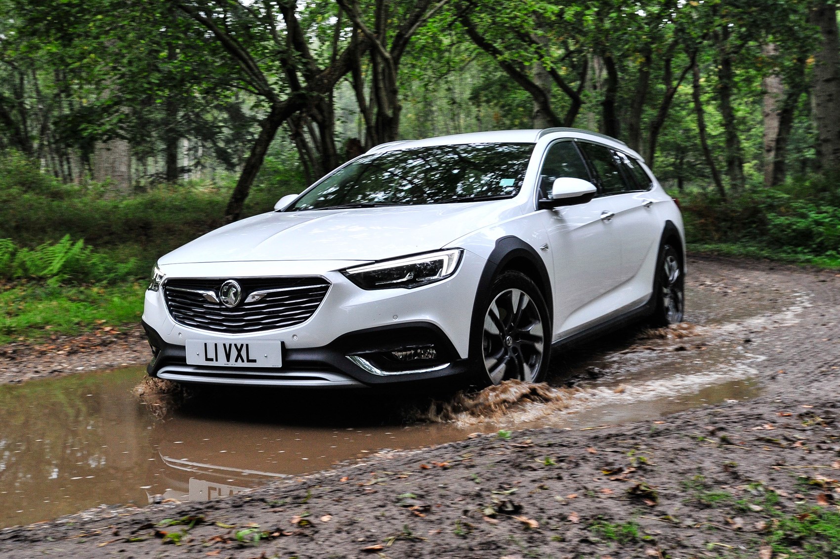 Opel Insignia Turbo X Country Tourer Wallpapers