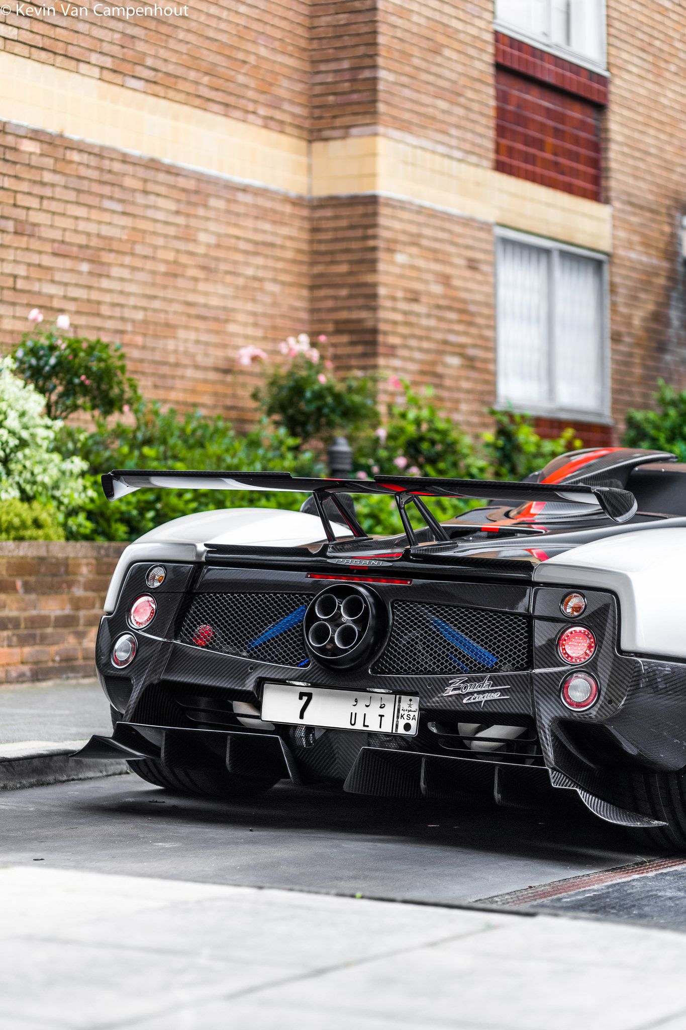 Pagani Zonda Cinque Wallpapers