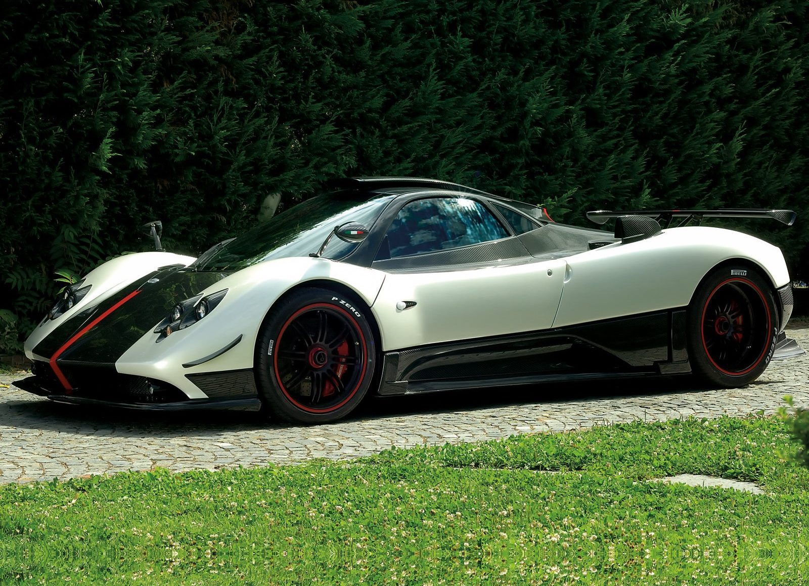 Pagani Zonda Cinque Wallpapers