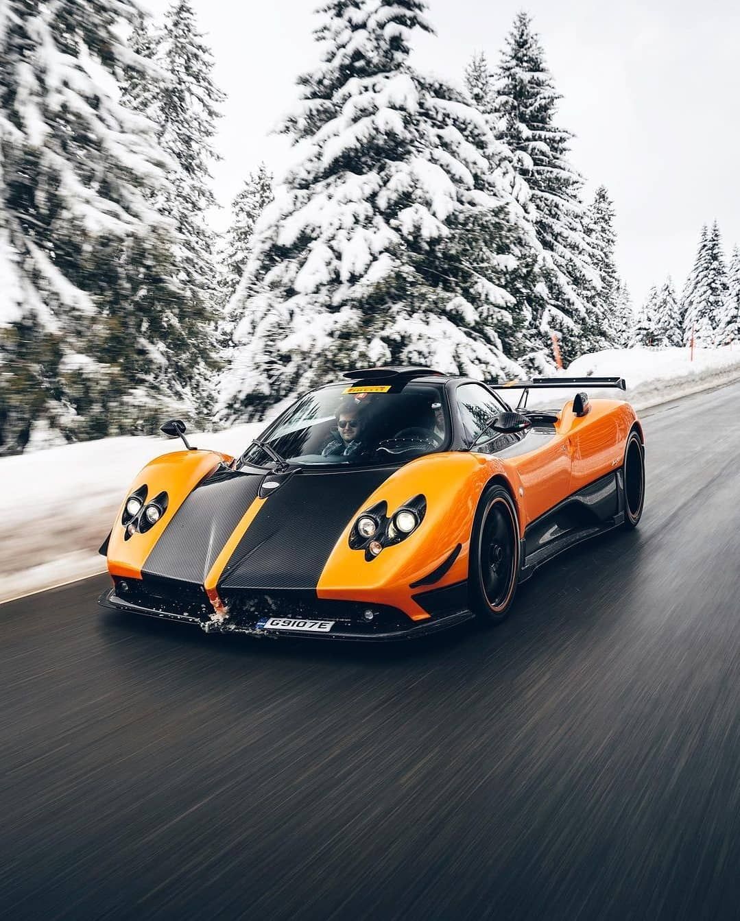 Pagani Zonda Cinque Wallpapers