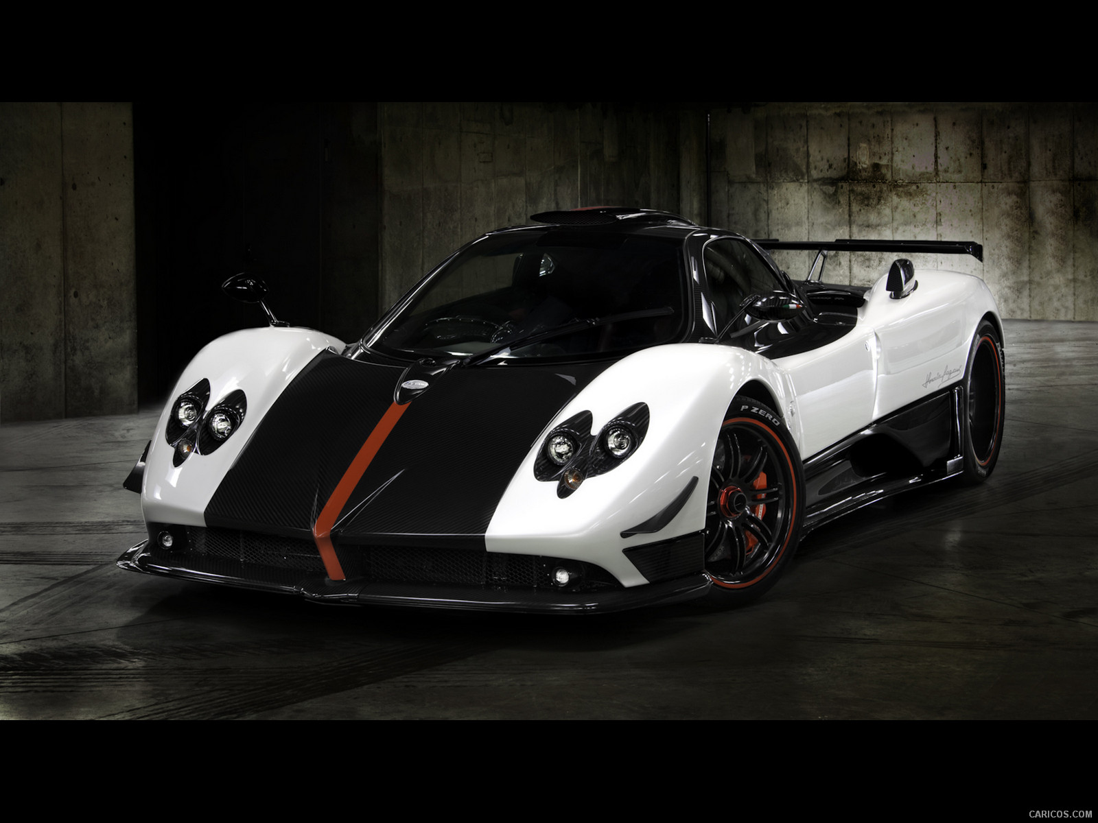 Pagani Zonda Cinque Wallpapers