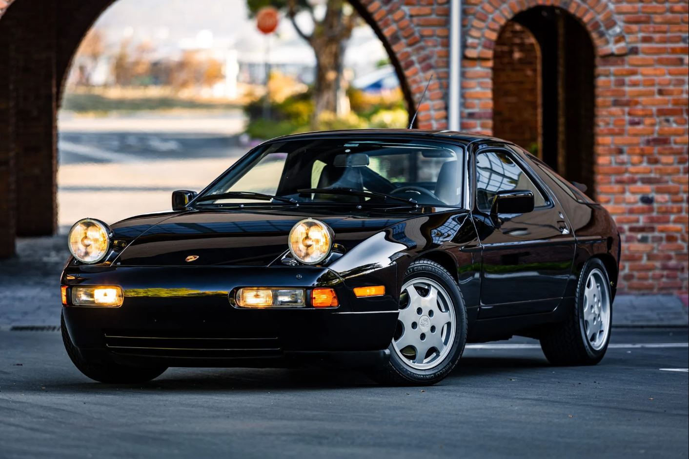 Porsche 928 S4 Wallpapers