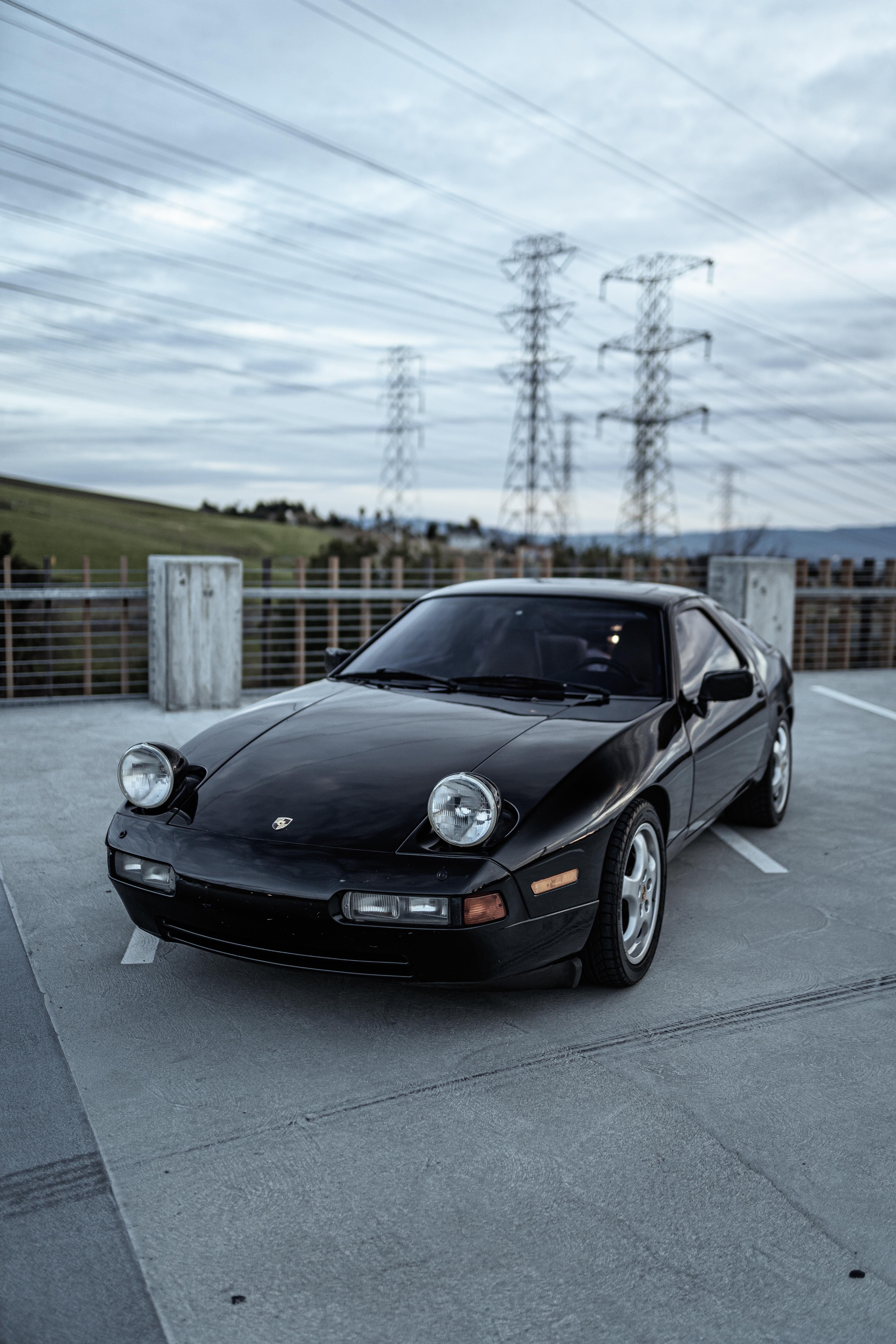 Porsche 928 S4 Wallpapers