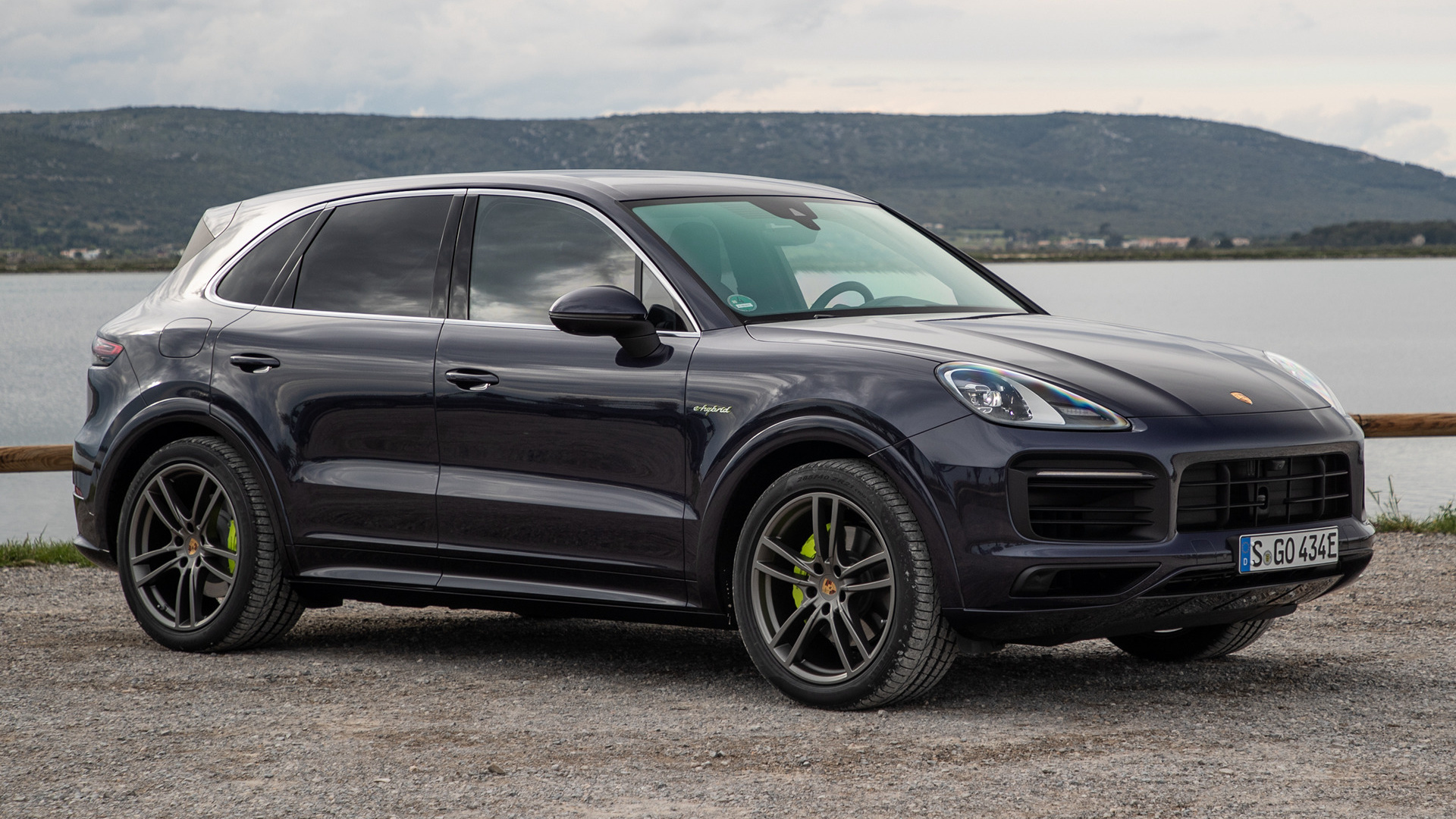 Porsche Cayenne E-Hybrid Wallpapers