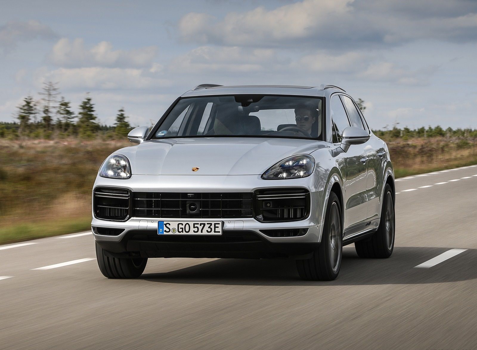 Porsche Cayenne E-Hybrid Wallpapers