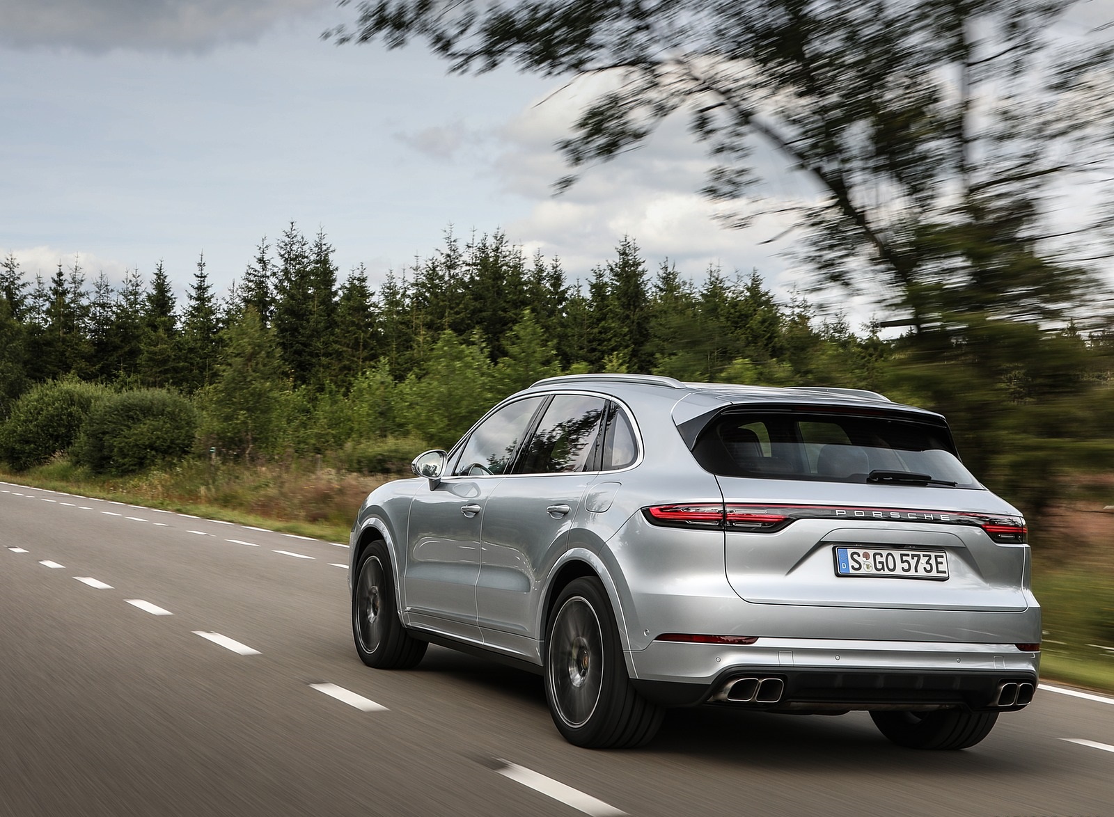 Porsche Cayenne E-Hybrid Wallpapers