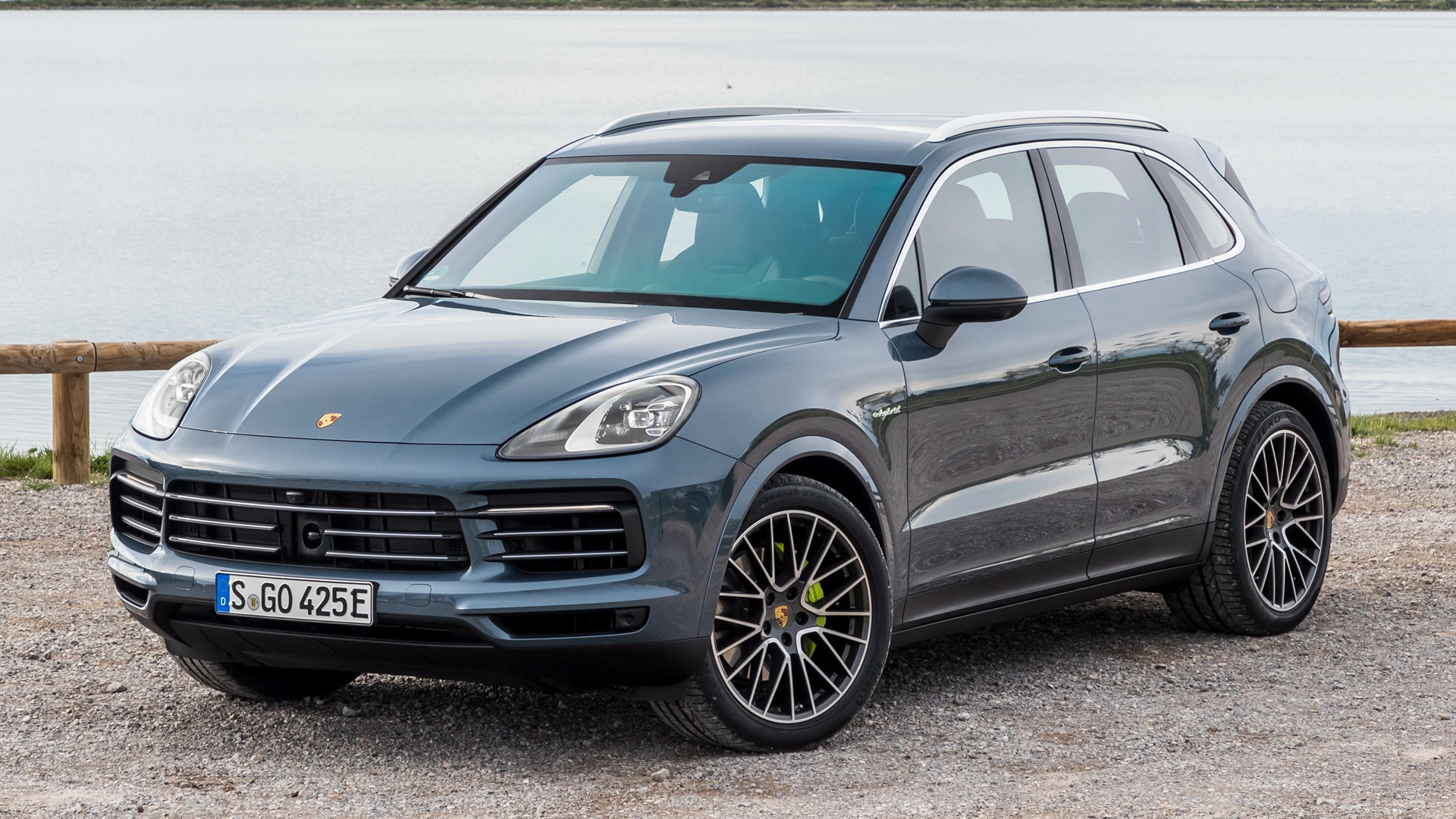 Porsche Cayenne E-Hybrid Wallpapers