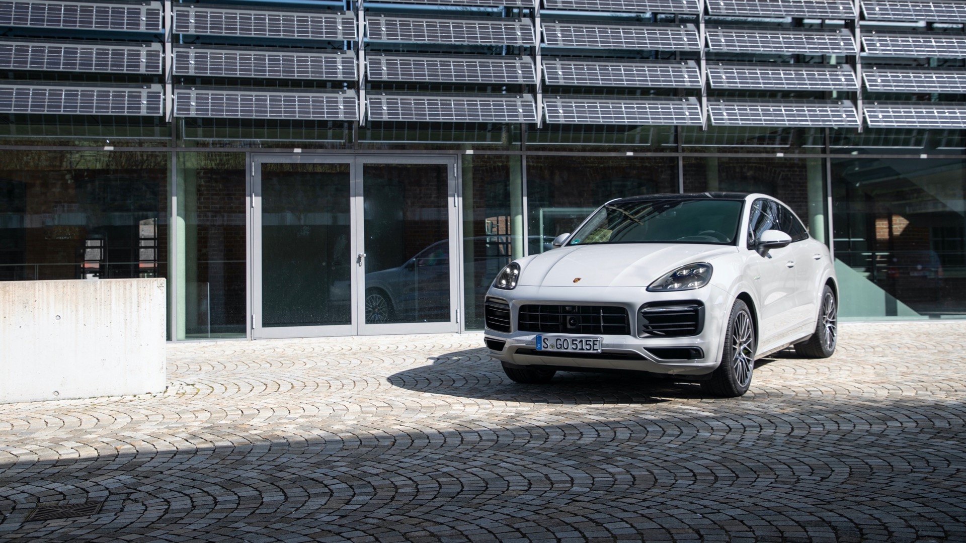 Porsche Cayenne E-Hybrid Wallpapers