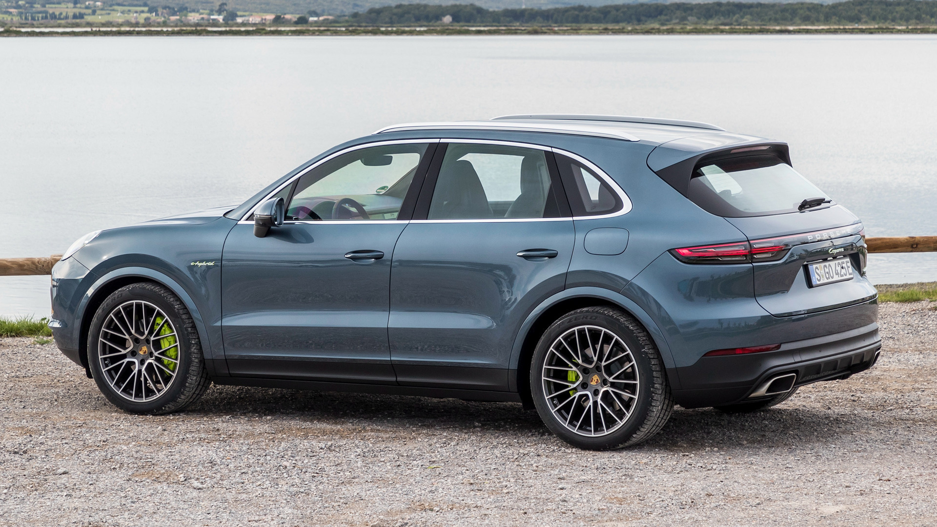 Porsche Cayenne E-Hybrid Wallpapers