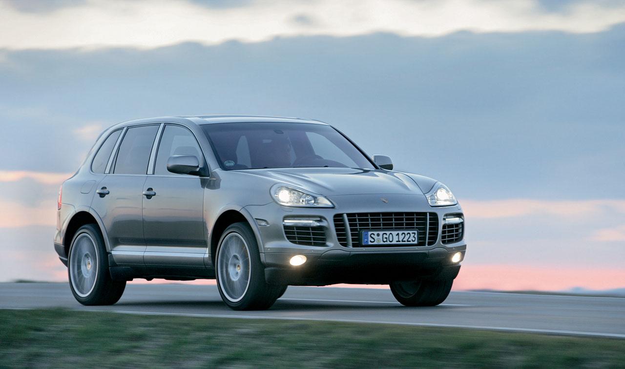 Porsche Cayenne Turbo S Wallpapers