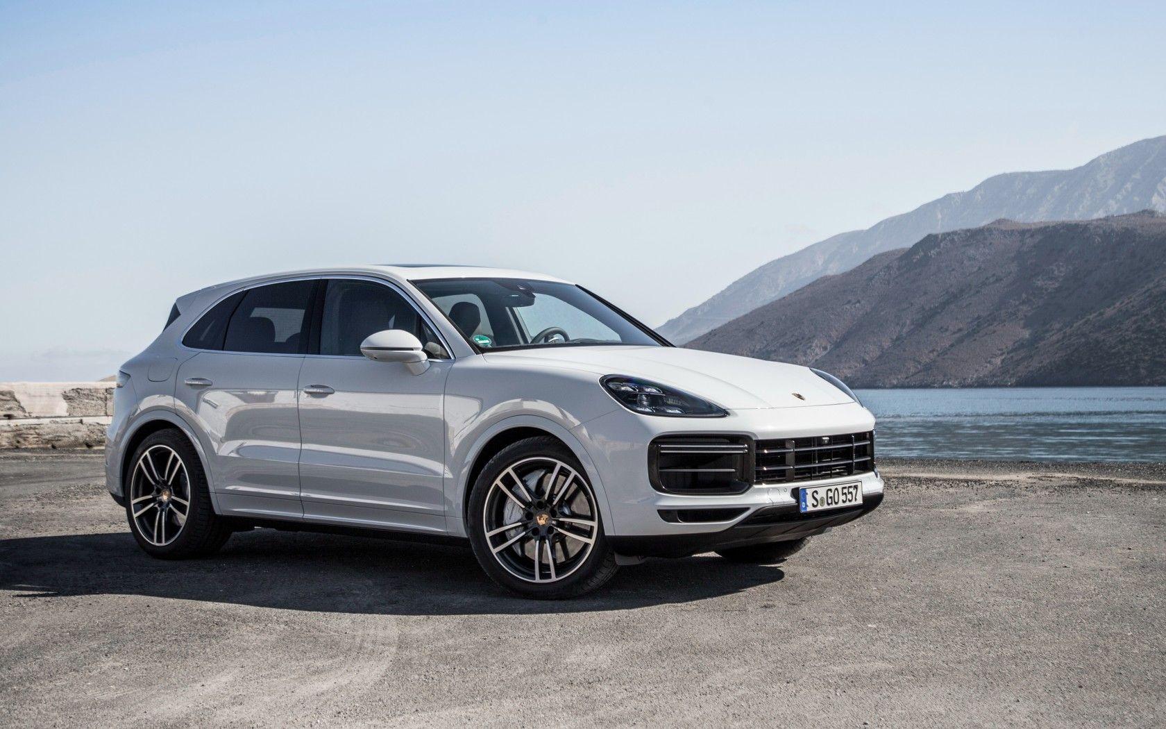 Porsche Cayenne Turbo S Wallpapers