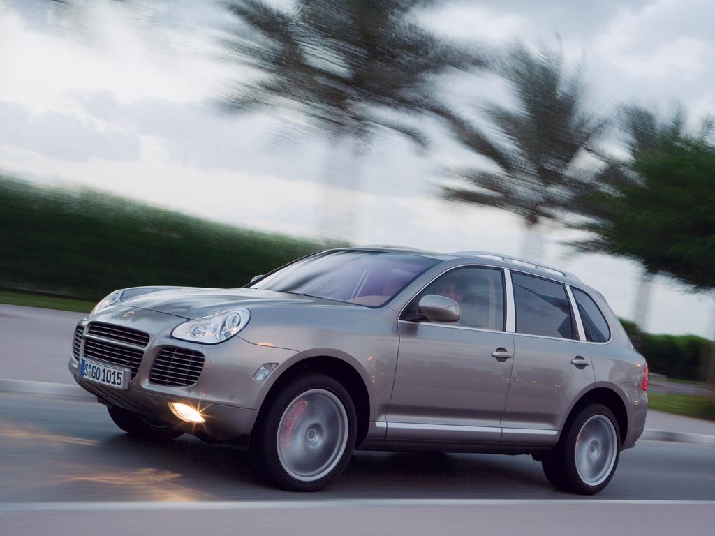 Porsche Cayenne Turbo S Wallpapers